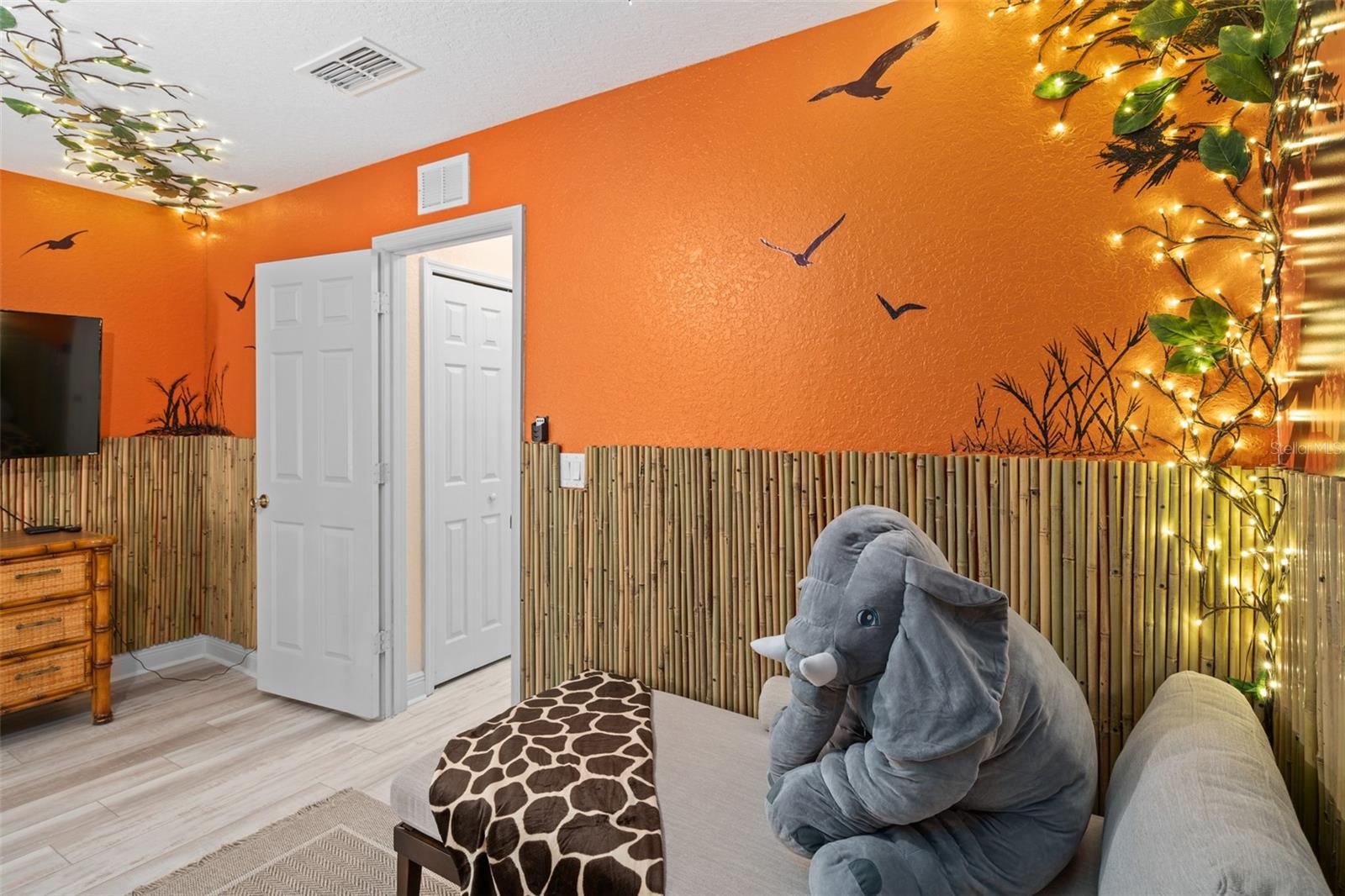 Image 17 of 37 For 3510 Calabria Avenue 3510