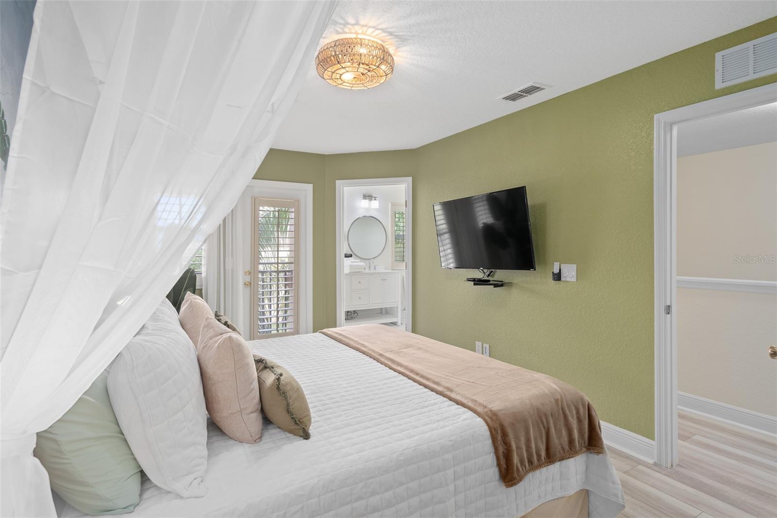 Image 31 of 37 For 3510 Calabria Avenue 3510