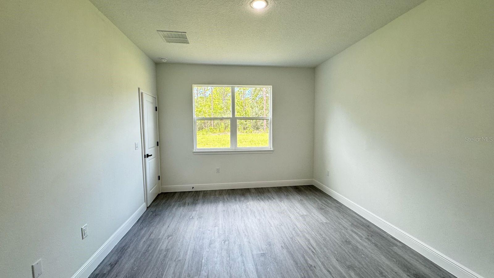 Listing photo id 8 for 9278 Satinwood Terrace