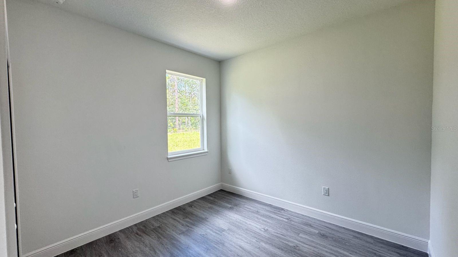 Listing photo id 13 for 9278 Satinwood Terrace