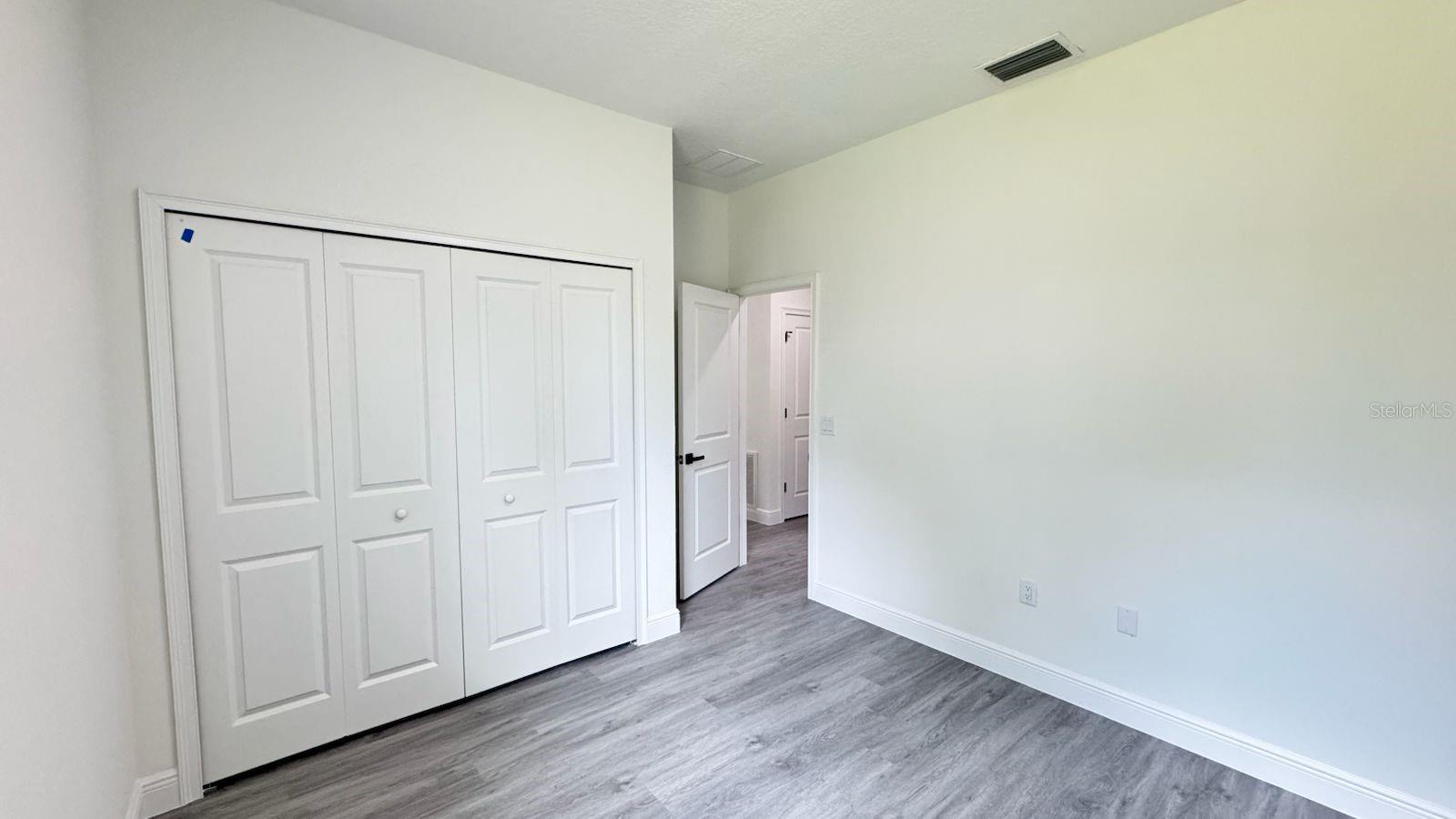 Listing photo id 14 for 9278 Satinwood Terrace