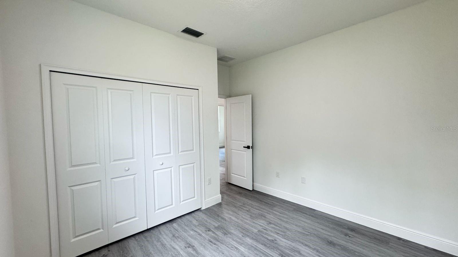 Listing photo id 18 for 9278 Satinwood Terrace