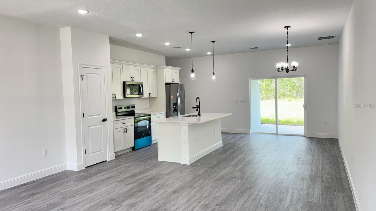 Listing photo id 2 for 9278 Satinwood Terrace