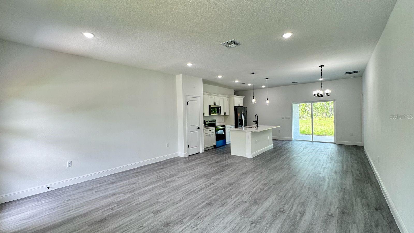 Listing photo id 5 for 9278 Satinwood Terrace