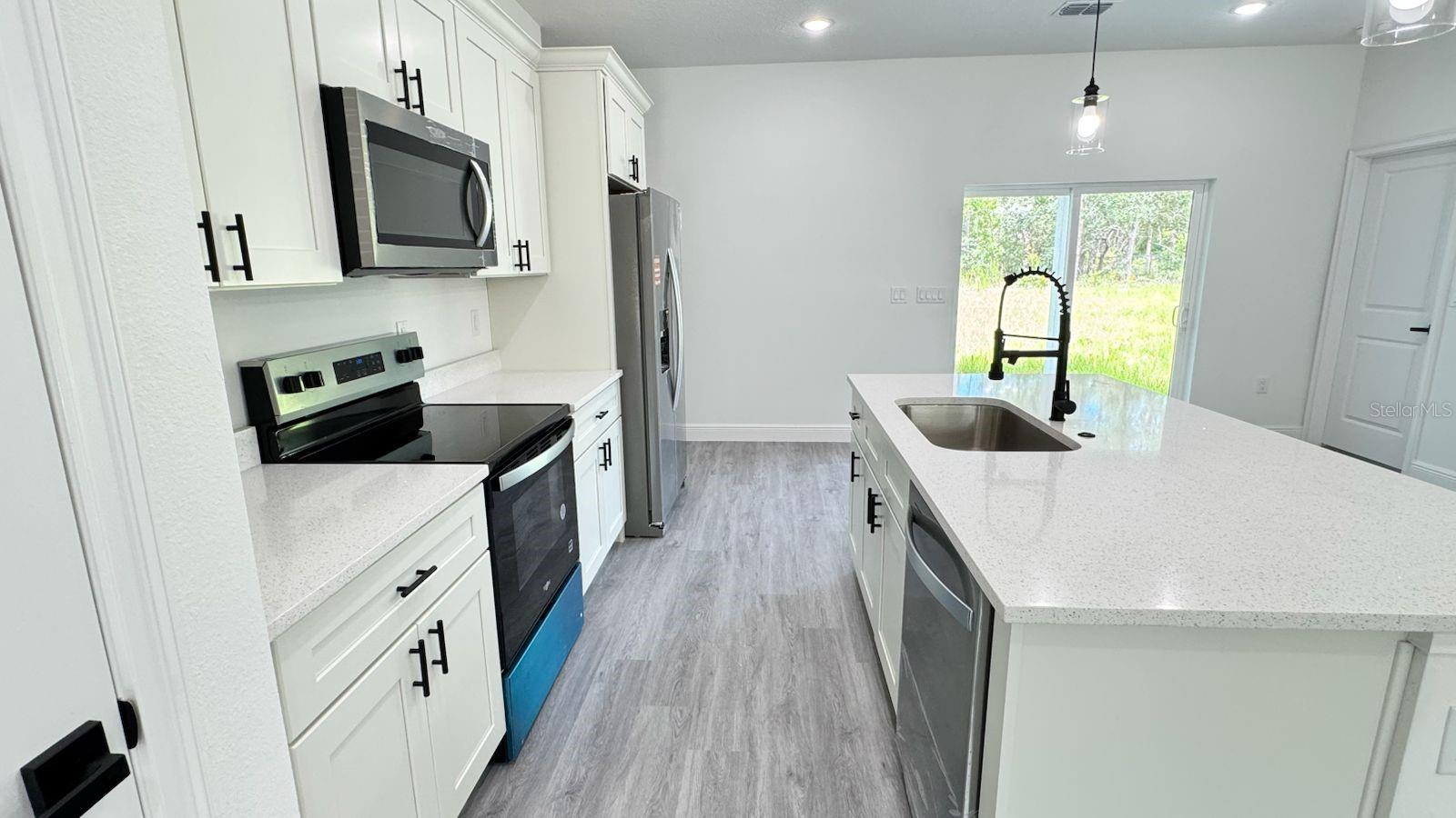 Listing photo id 7 for 9278 Satinwood Terrace