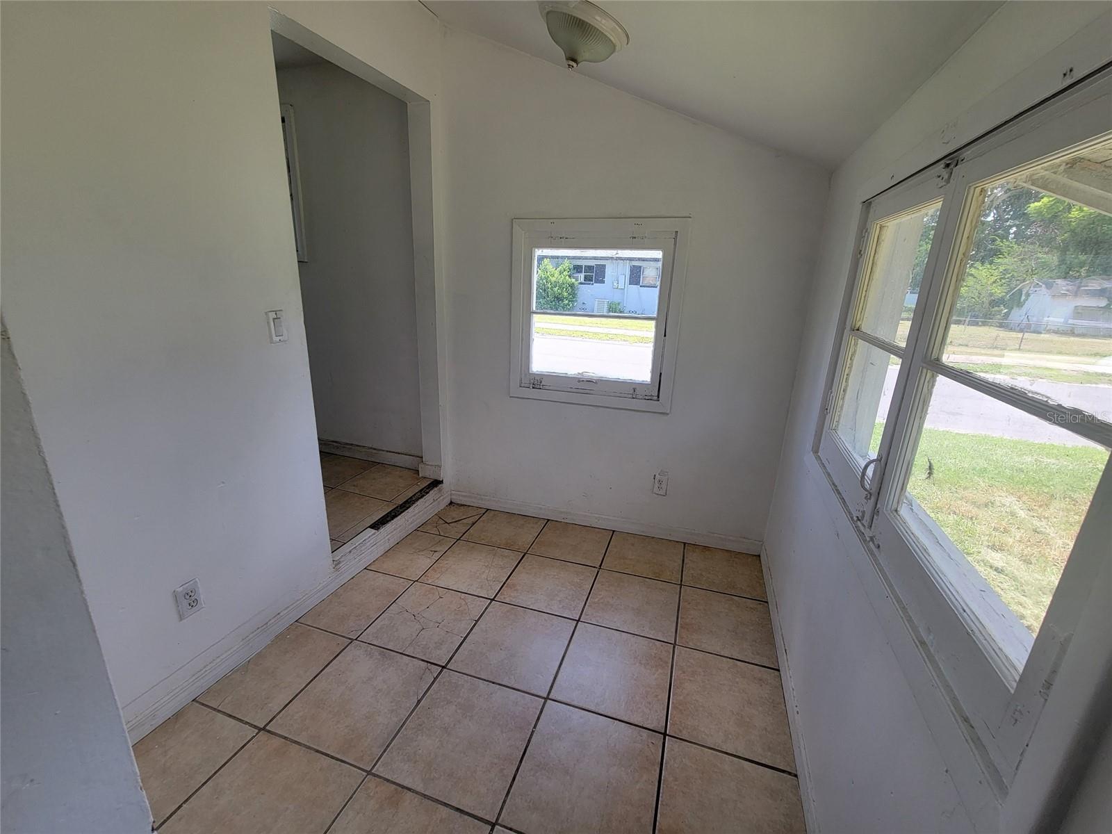Image 8 of 14 For 702 22nd Street