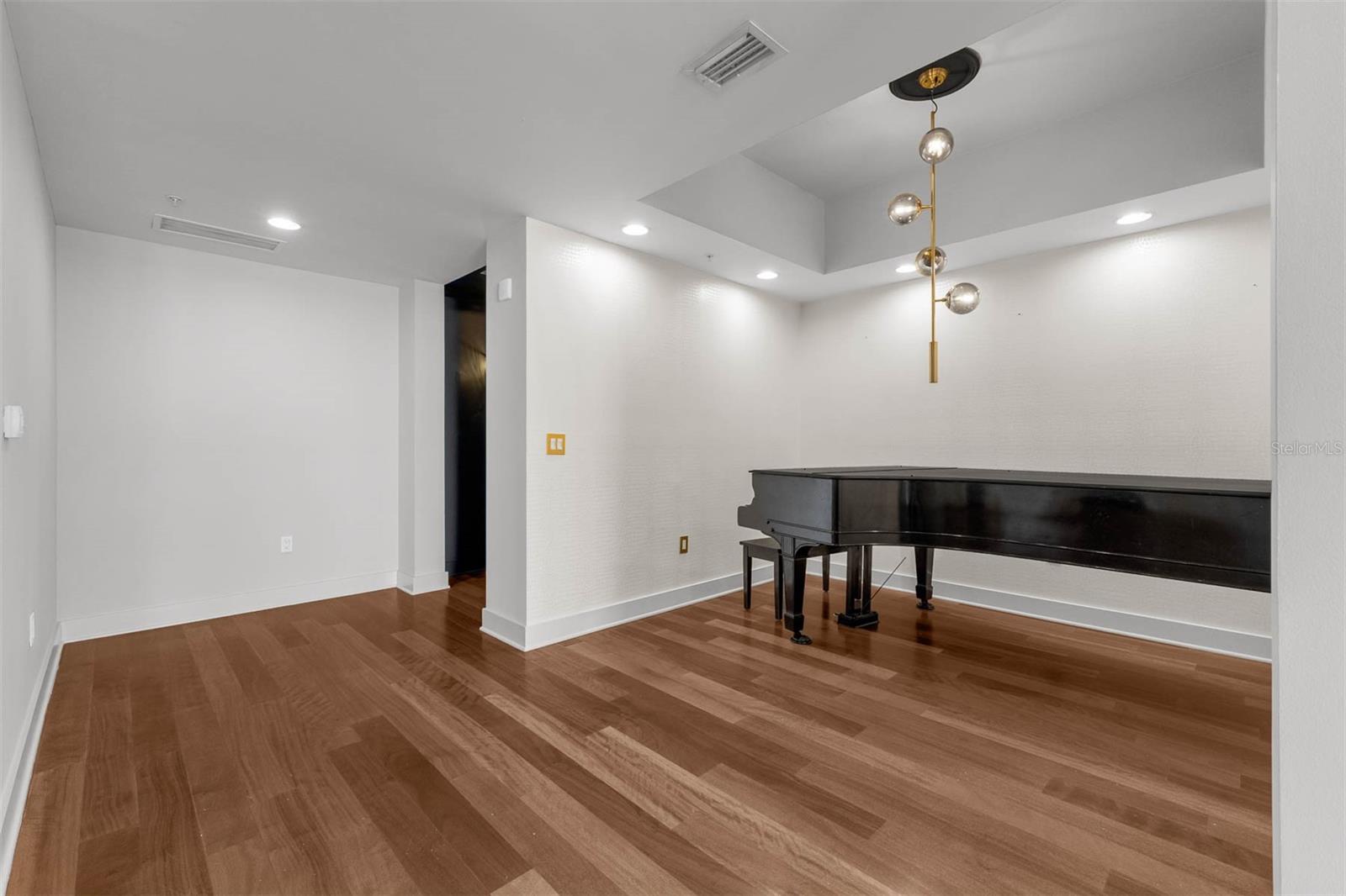 Image 12 of 46 For 260 Osceola Avenue 607