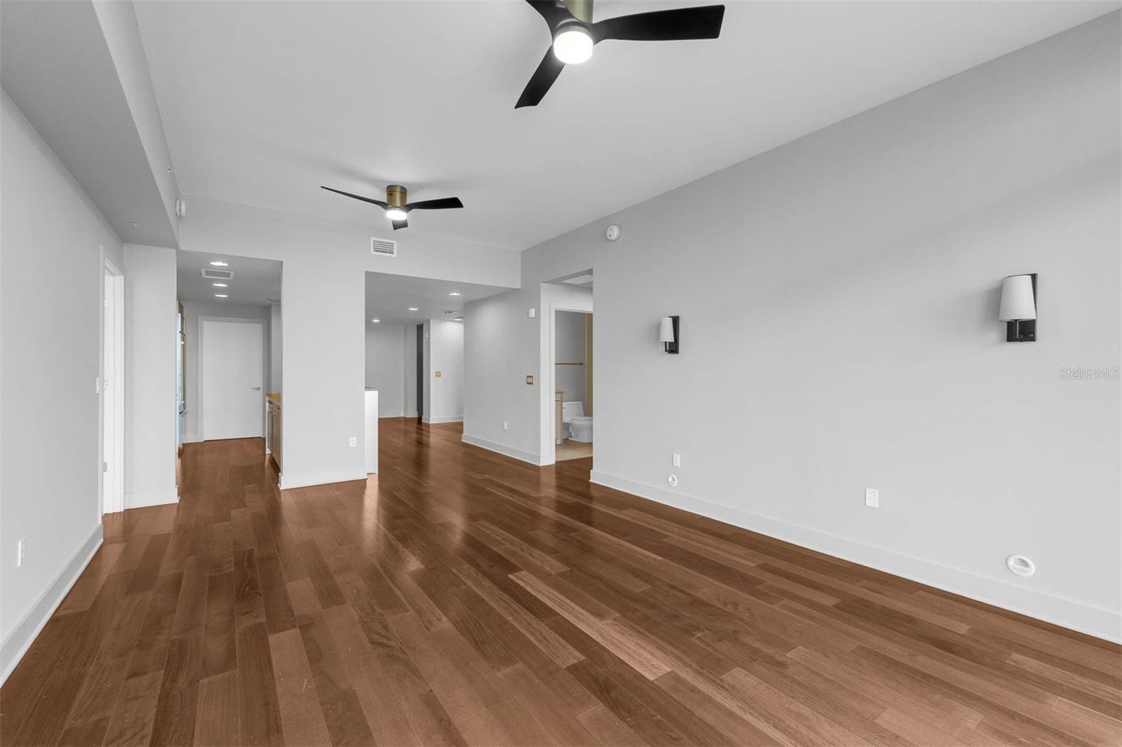 Image 17 of 46 For 260 Osceola Avenue 607