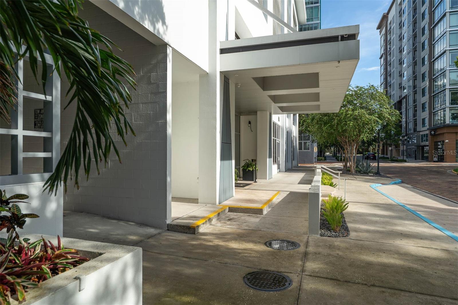 Image 3 of 46 For 260 Osceola Avenue 607