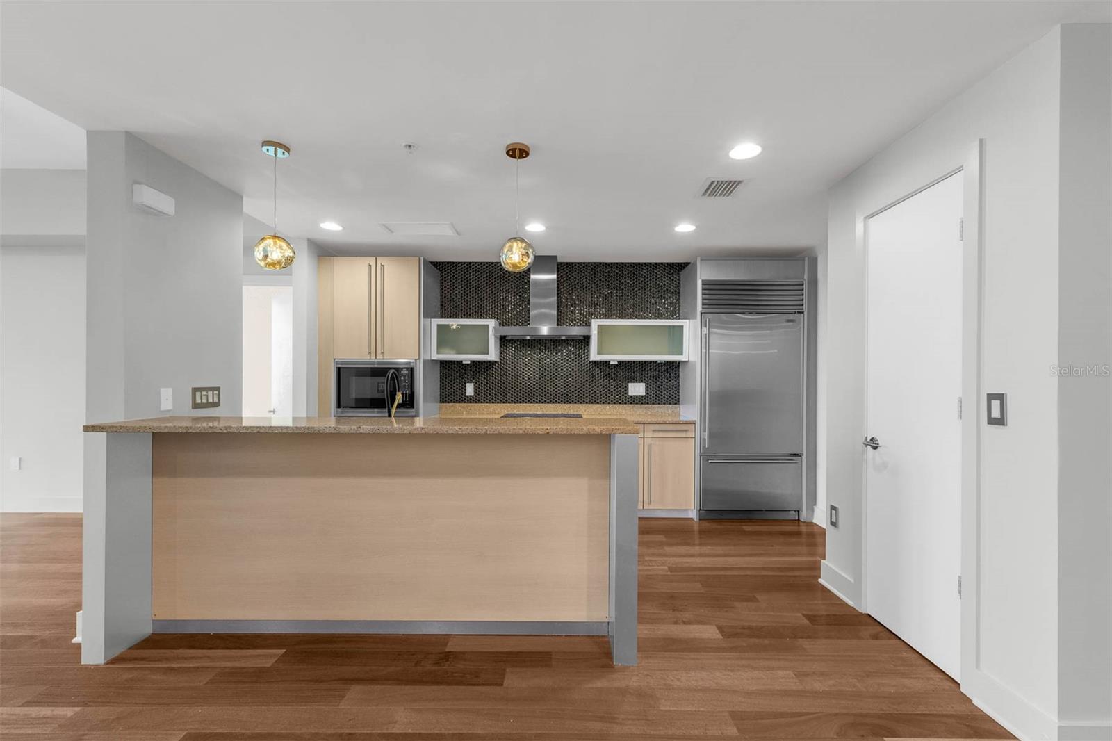 Image 9 of 46 For 260 Osceola Avenue 607