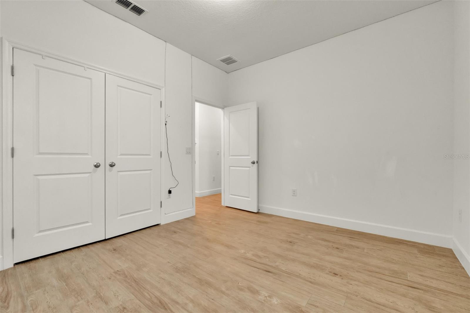 Image 17 of 36 For 437 Cinnamon Drive