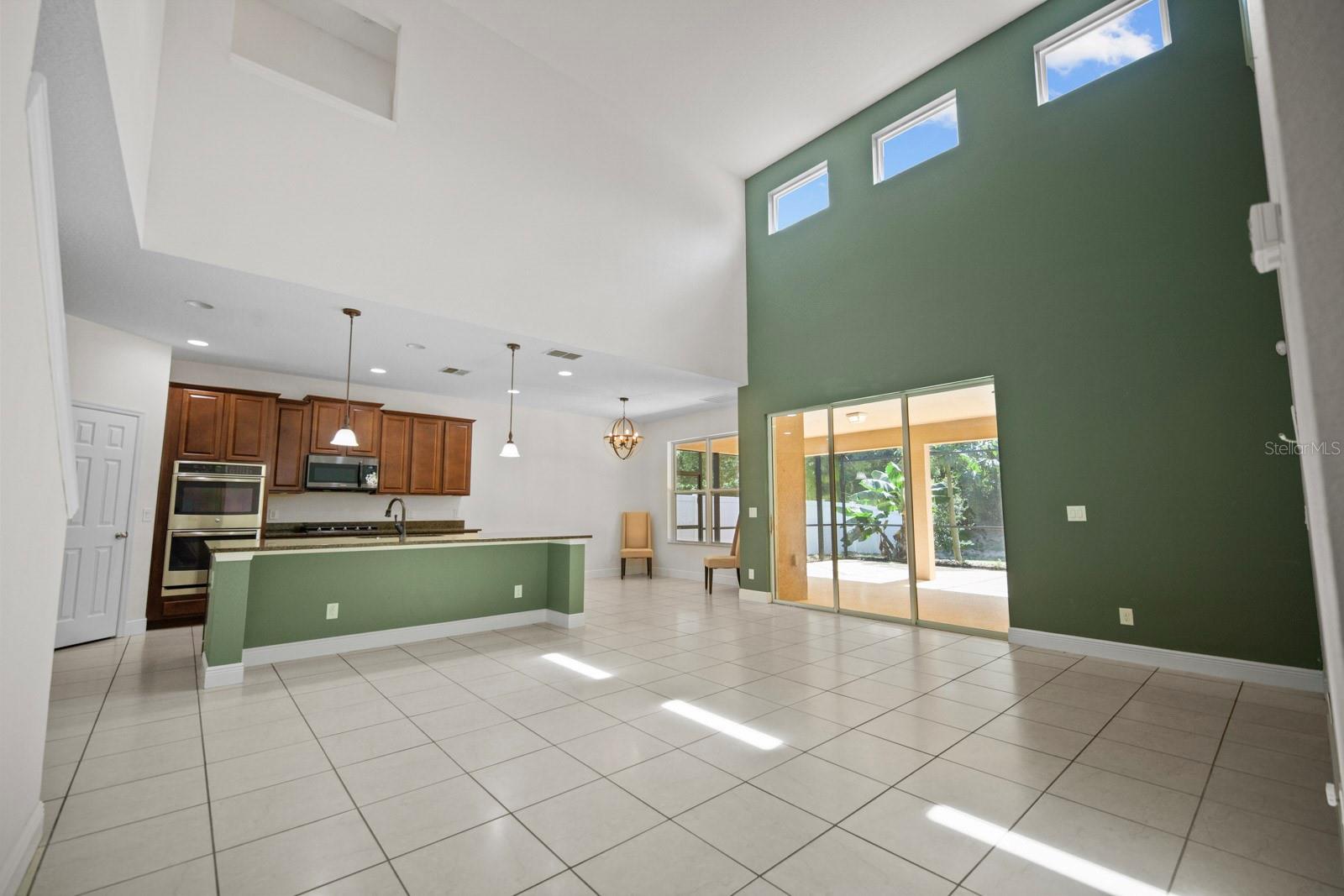Image 16 of 72 For 1073 Vinsetta Circle