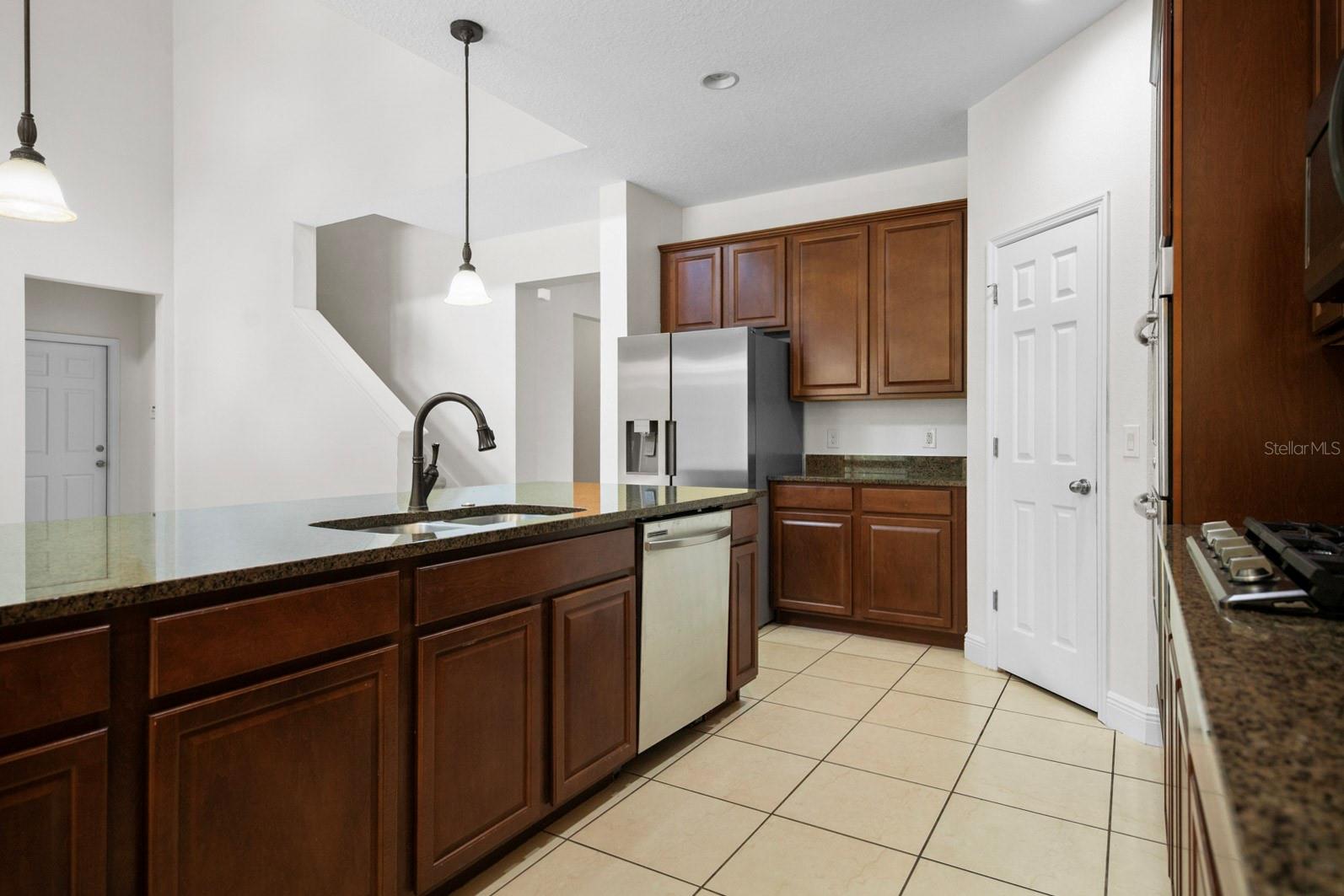 Image 21 of 72 For 1073 Vinsetta Circle