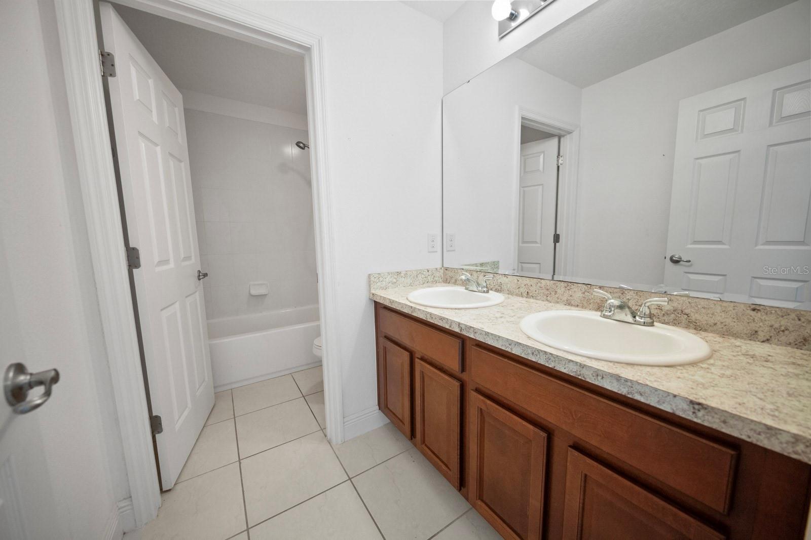 Image 47 of 72 For 1073 Vinsetta Circle