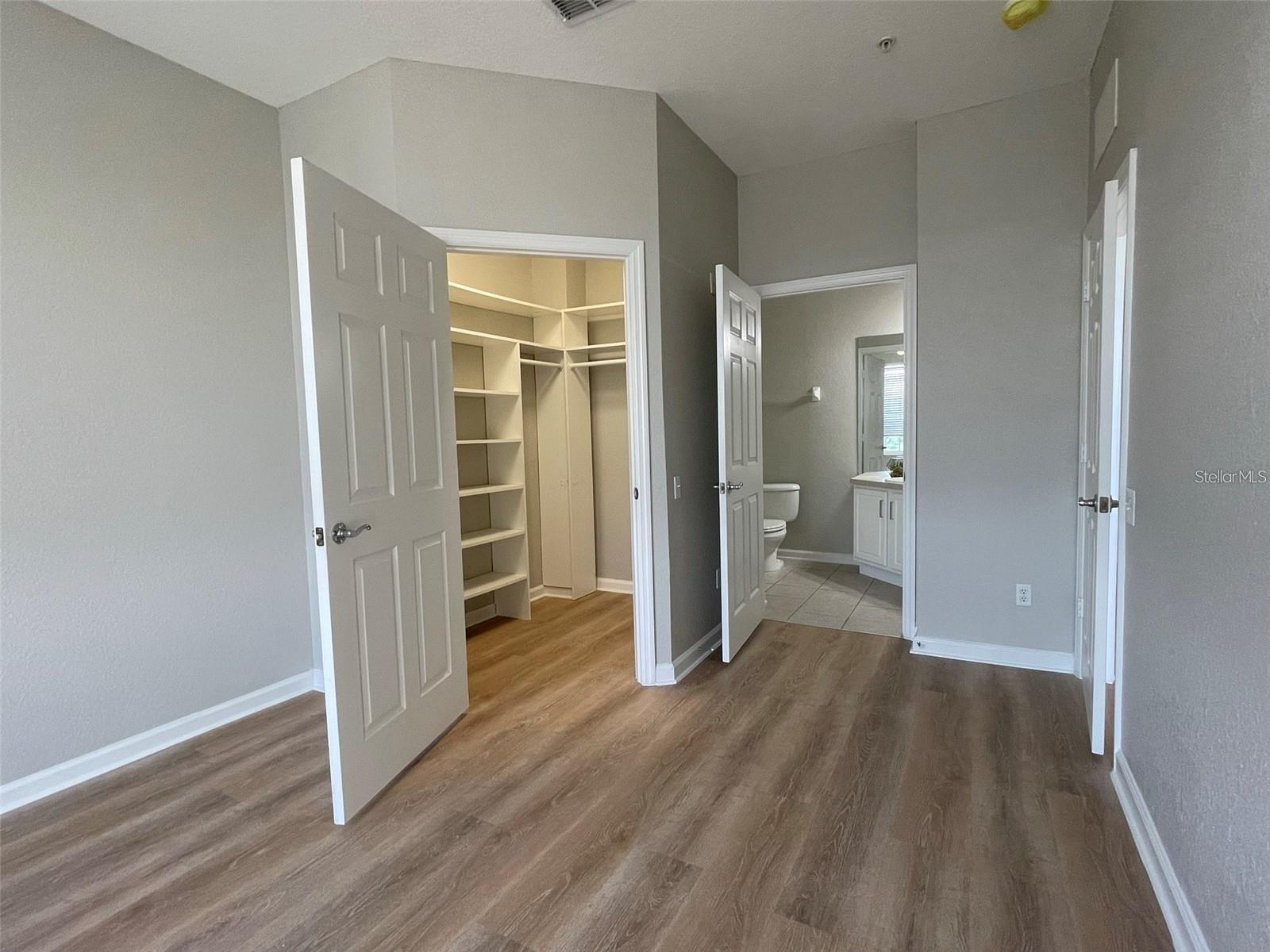 Image 11 of 20 For 6451 Old Park Lane 404