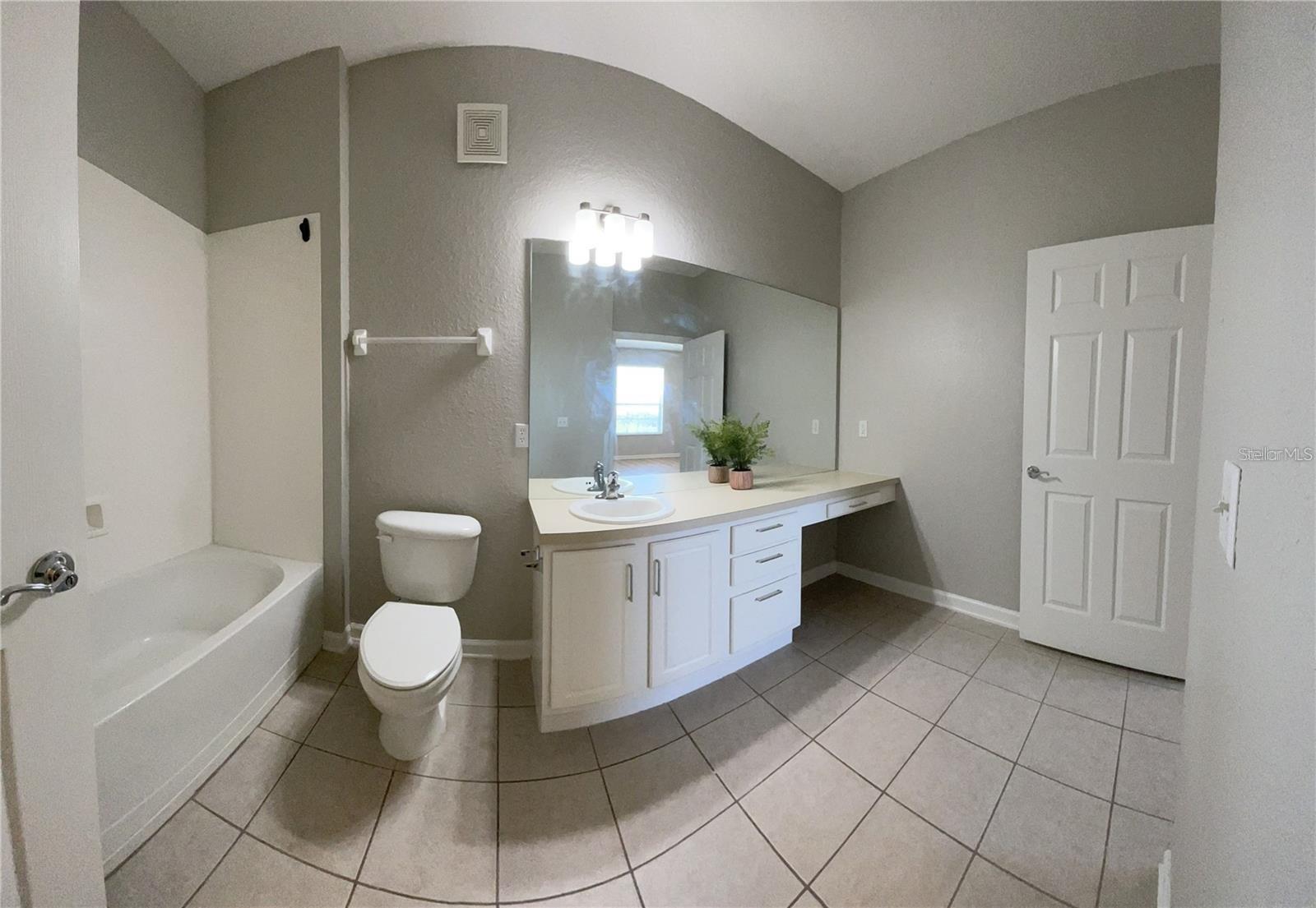 Image 13 of 20 For 6451 Old Park Lane 404