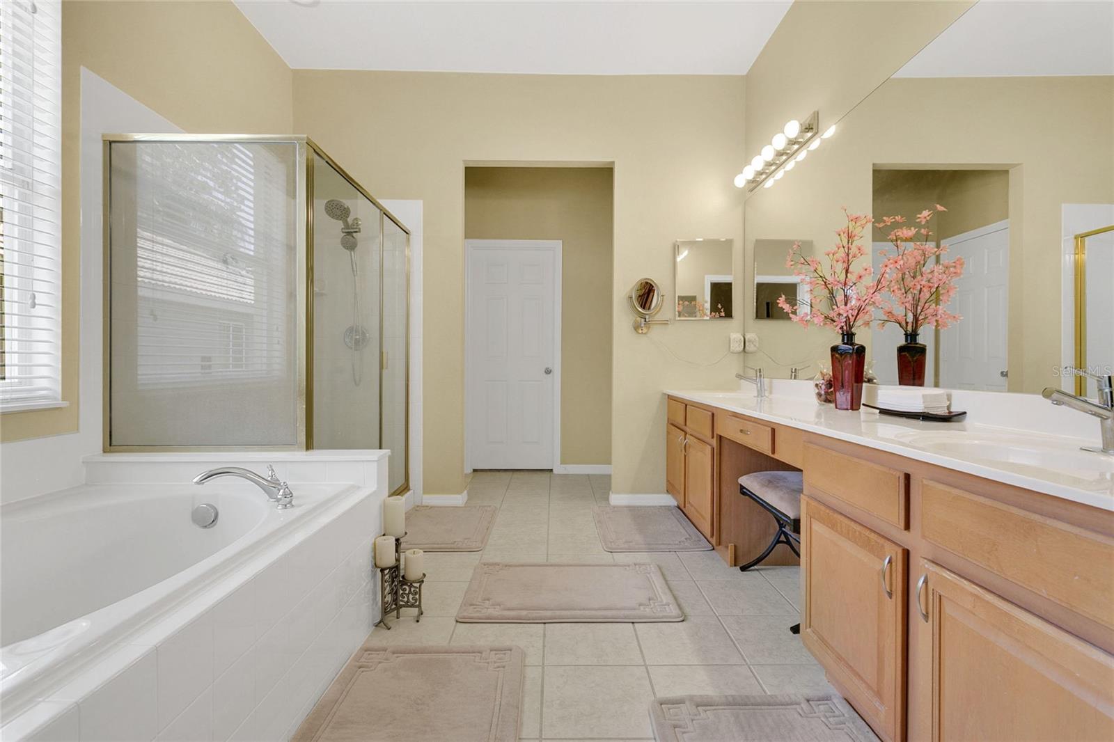 Image 14 of 43 For 11096 Ledgement Lane