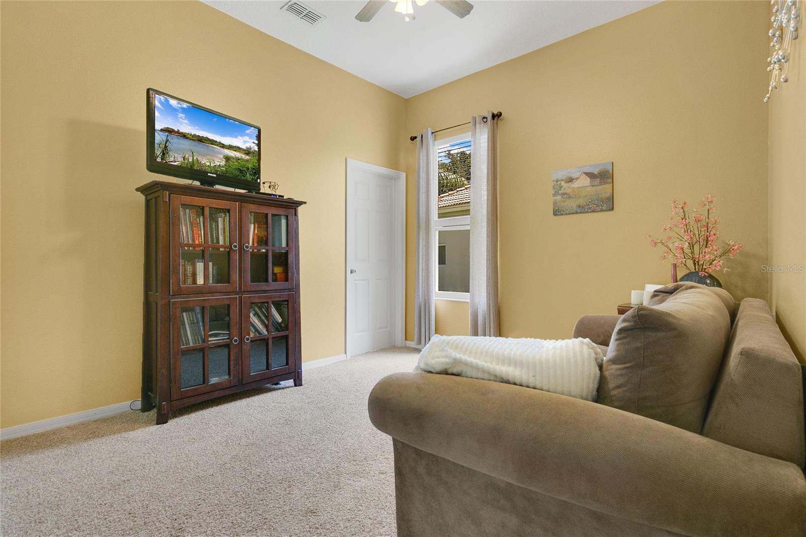 Image 19 of 43 For 11096 Ledgement Lane