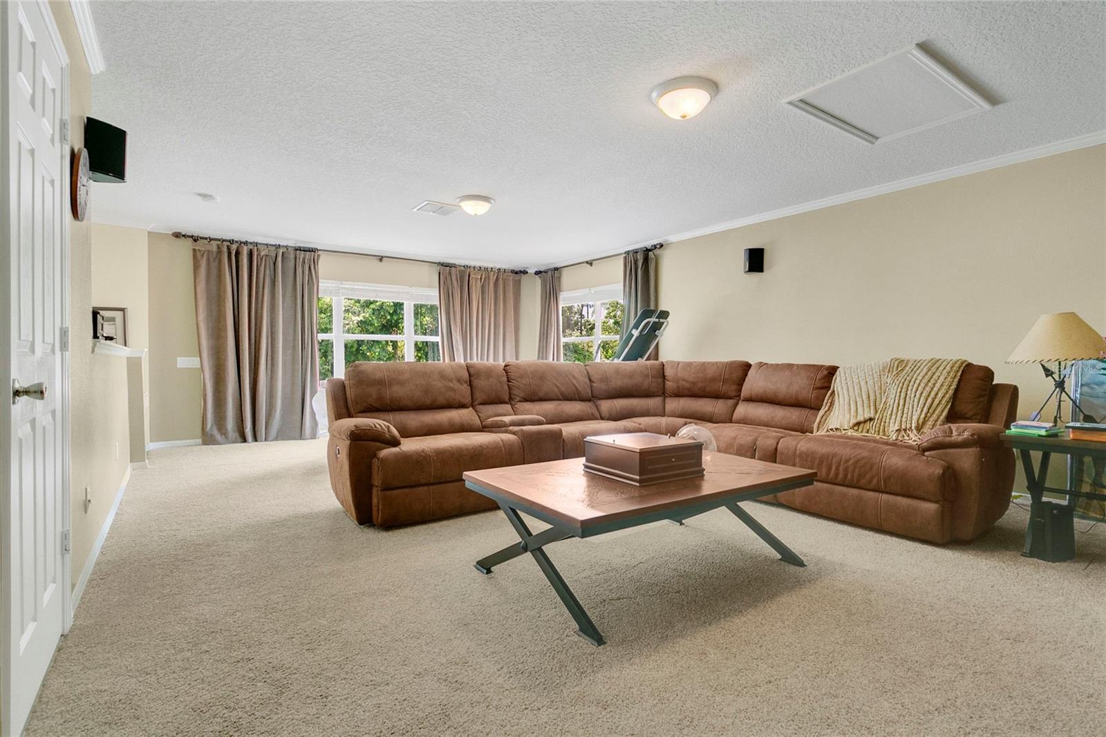 Image 21 of 43 For 11096 Ledgement Lane