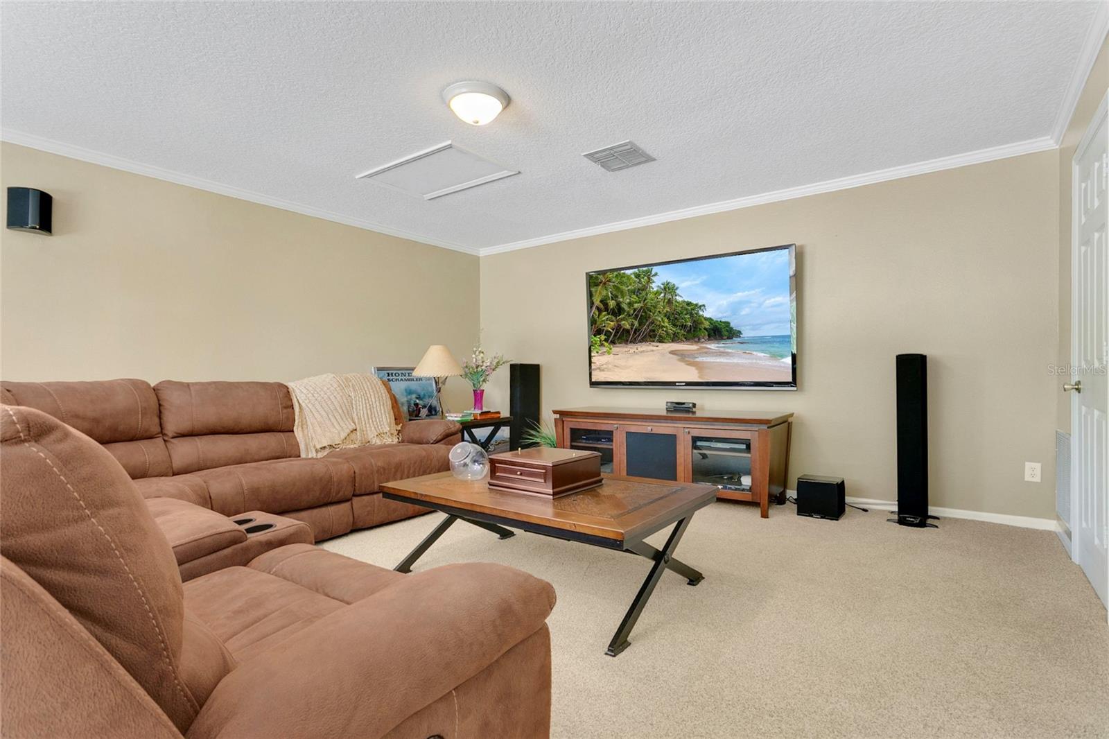 Image 22 of 43 For 11096 Ledgement Lane