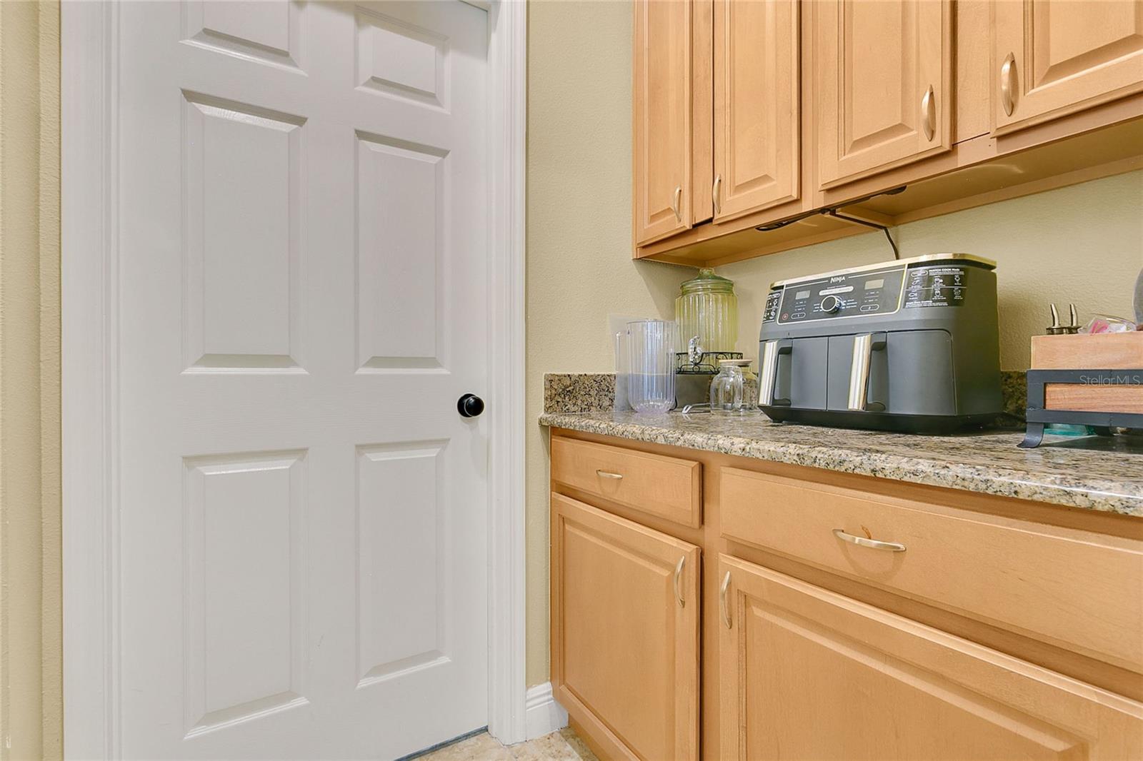 Image 23 of 43 For 11096 Ledgement Lane