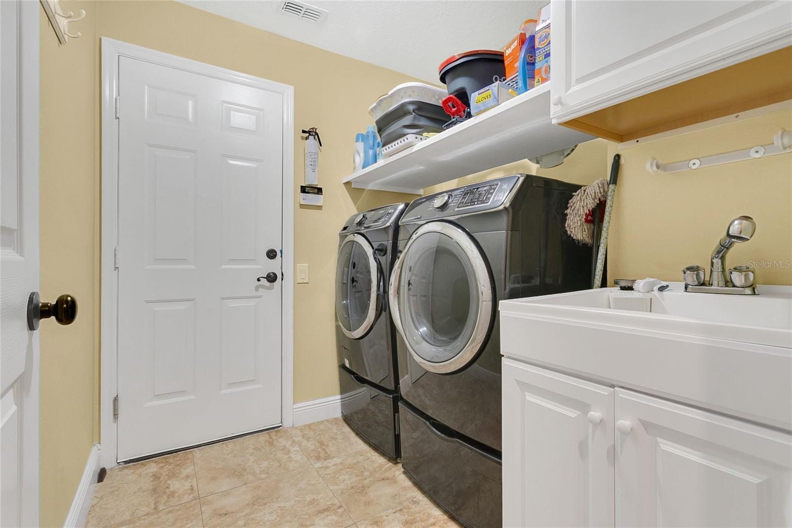 Image 25 of 43 For 11096 Ledgement Lane