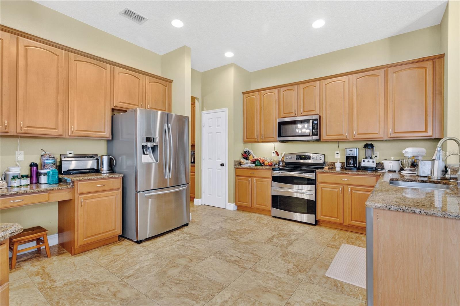 Image 7 of 43 For 11096 Ledgement Lane