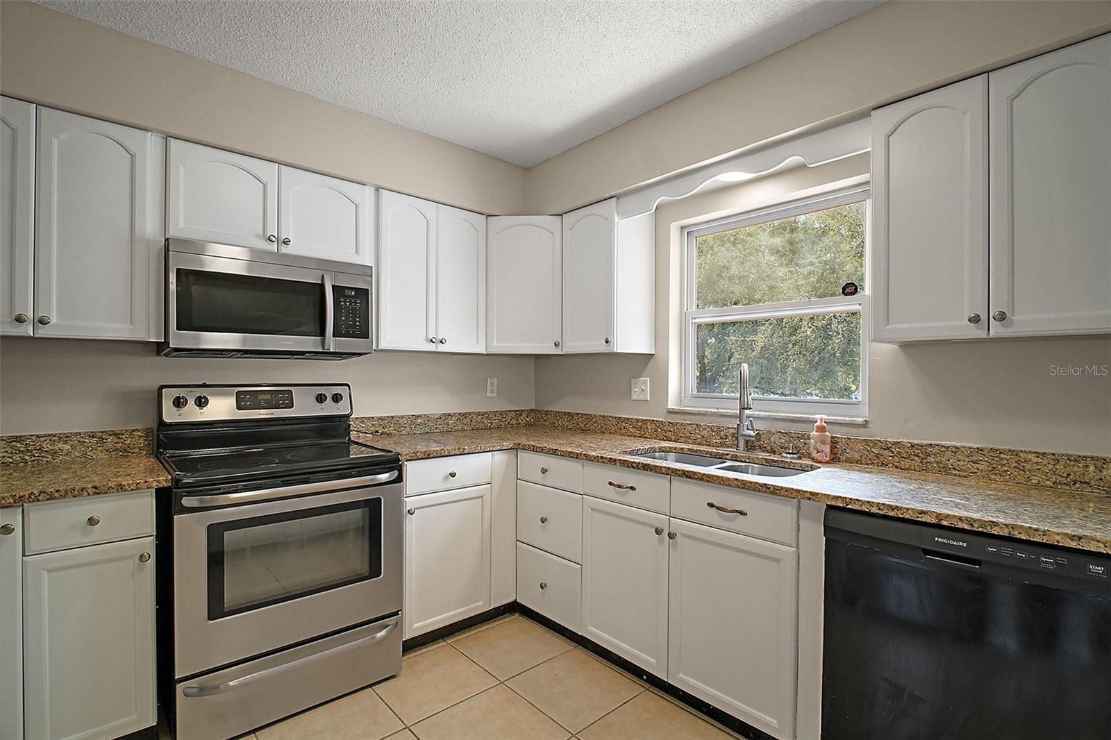 Image 10 of 30 For 500 Shady Nook Dr