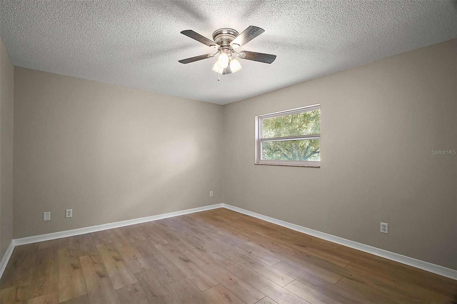 Image 14 of 30 For 500 Shady Nook Dr