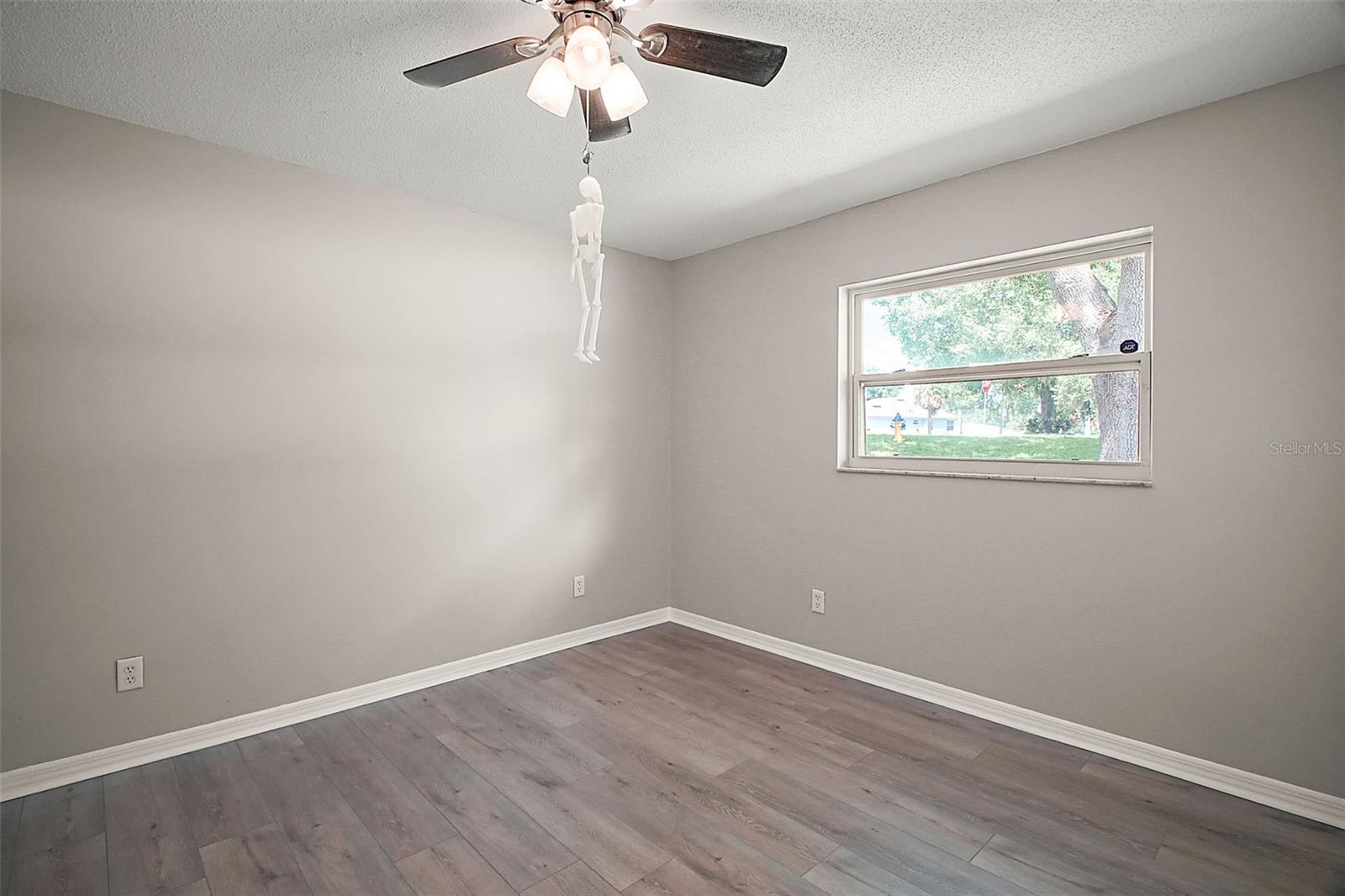 Image 16 of 30 For 500 Shady Nook Dr