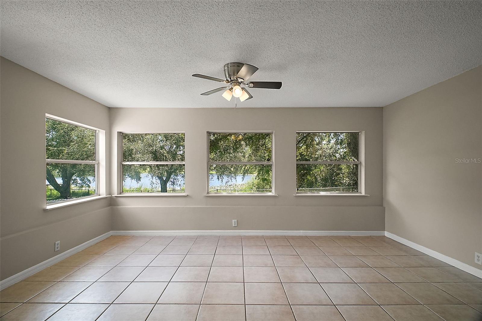 Image 8 of 30 For 500 Shady Nook Dr