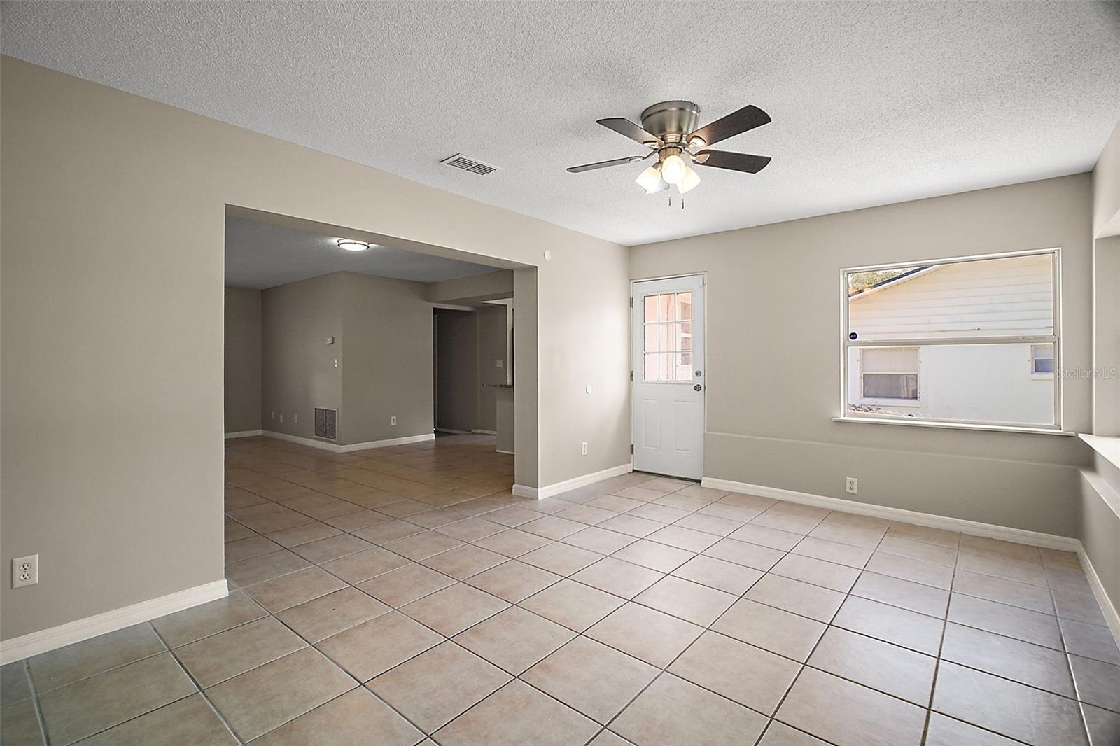 Image 9 of 30 For 500 Shady Nook Dr