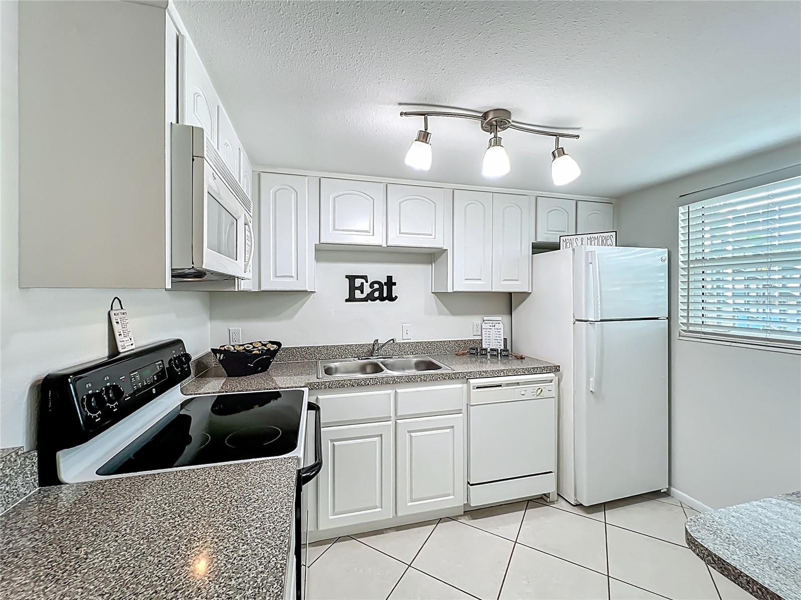 Image 10 of 49 For 1100 Delaney Avenue G12