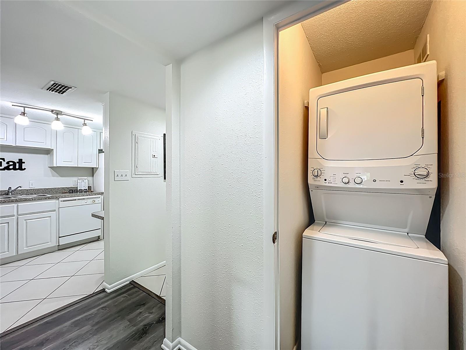 Image 21 of 49 For 1100 Delaney Avenue G12