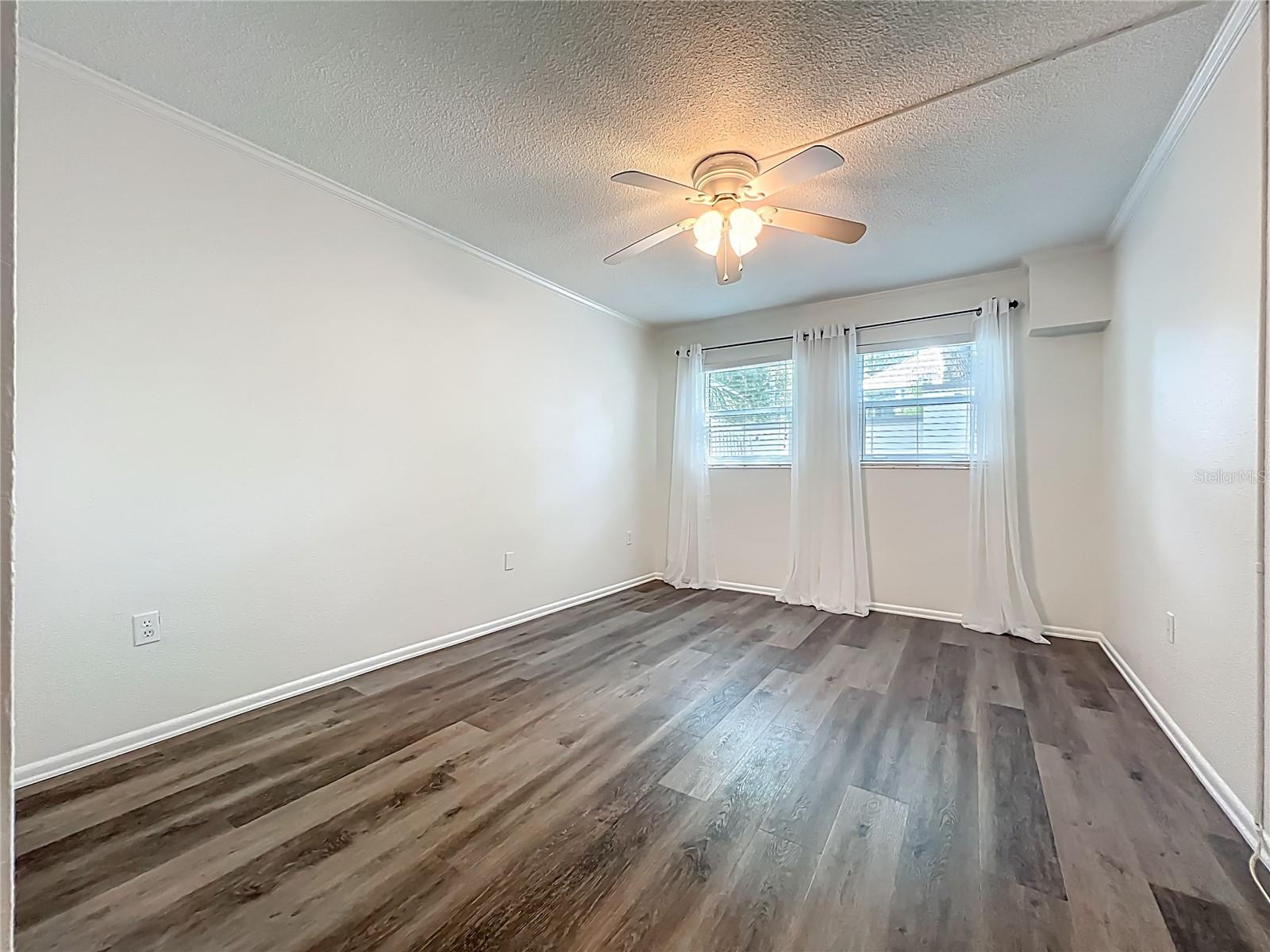 Image 25 of 49 For 1100 Delaney Avenue G12