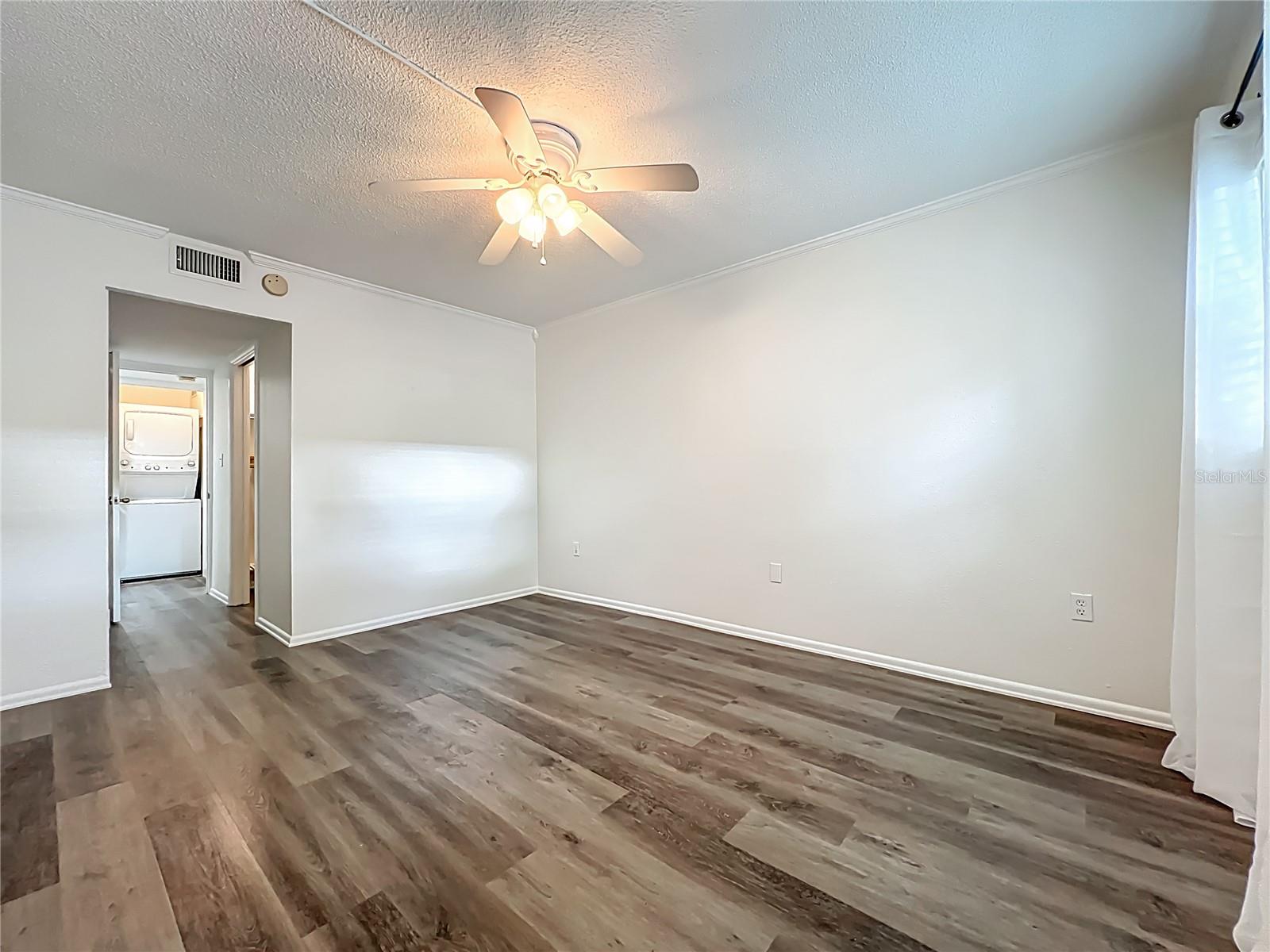 Image 26 of 49 For 1100 Delaney Avenue G12