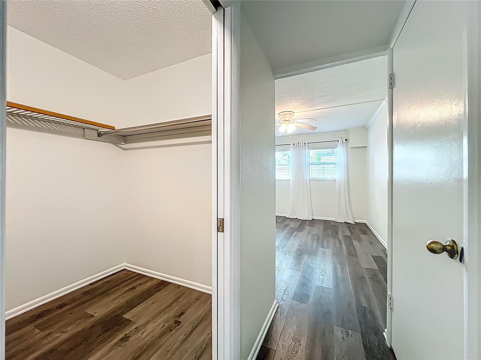 Image 29 of 49 For 1100 Delaney Avenue G12