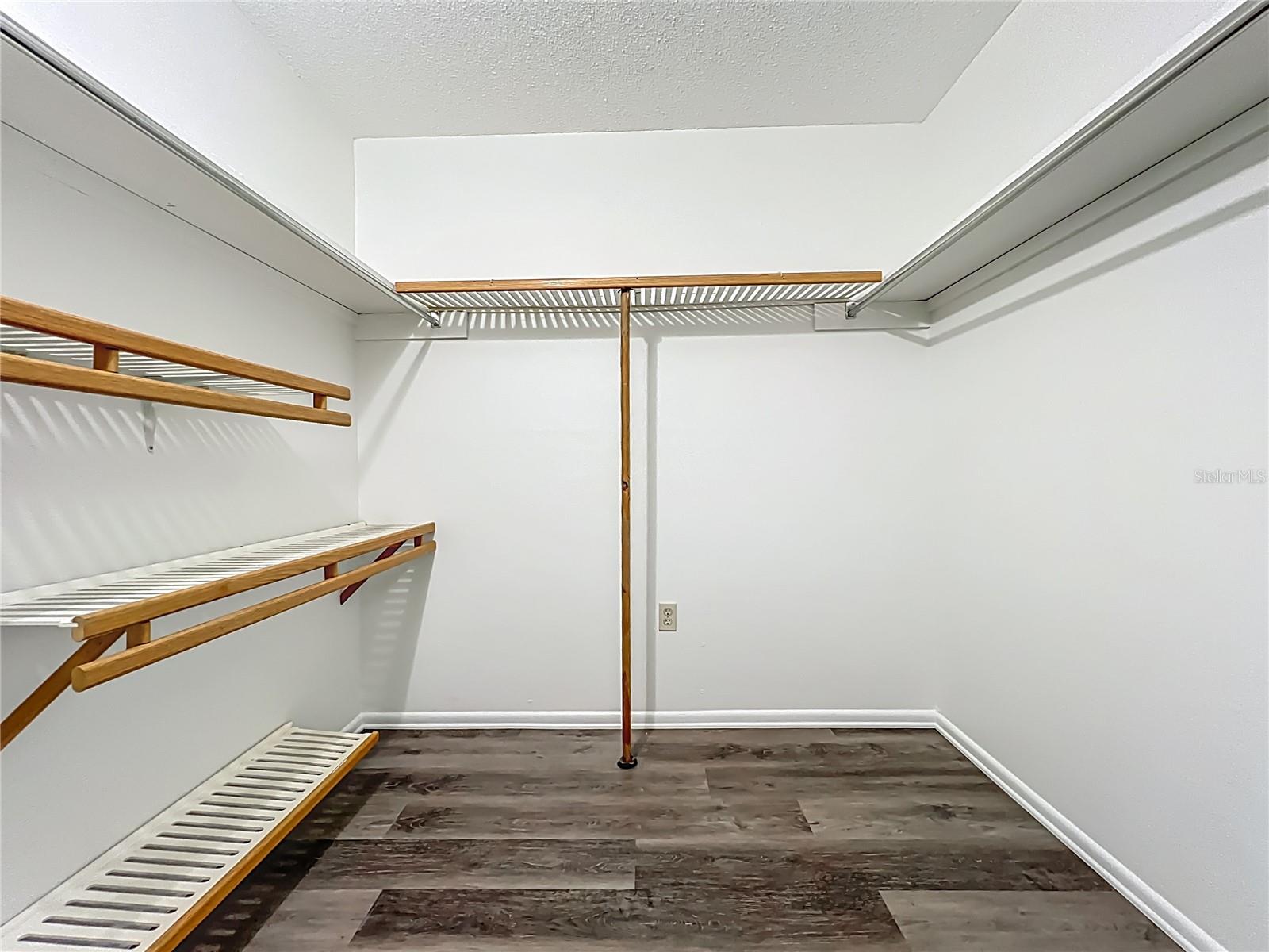 Image 30 of 49 For 1100 Delaney Avenue G12