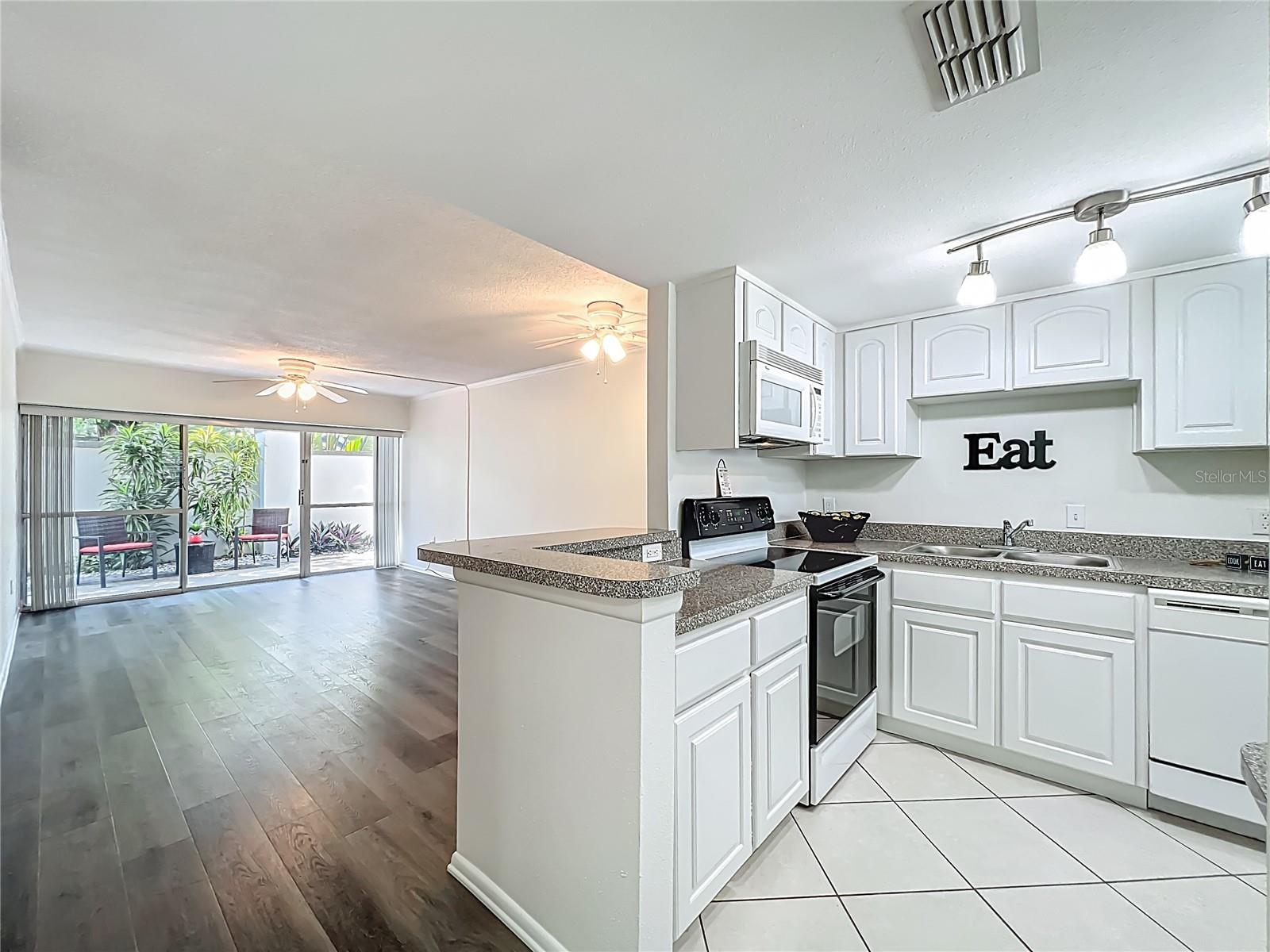 Image 8 of 49 For 1100 Delaney Avenue G12
