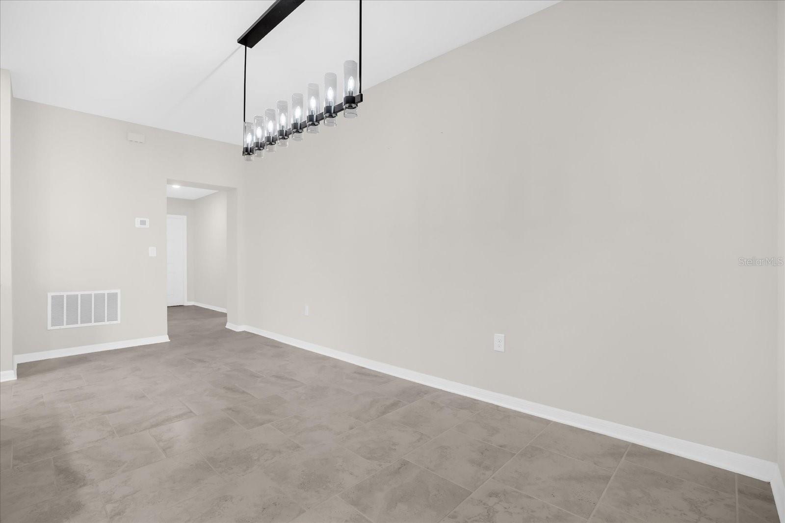 Image 5 of 27 For 5120 Tanzanite Drive