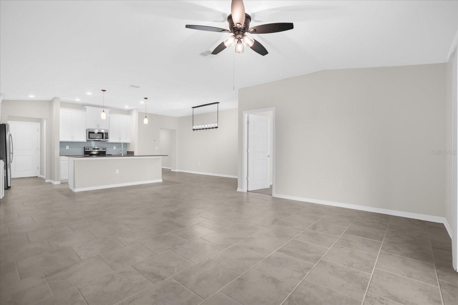 Image 7 of 27 For 5120 Tanzanite Drive