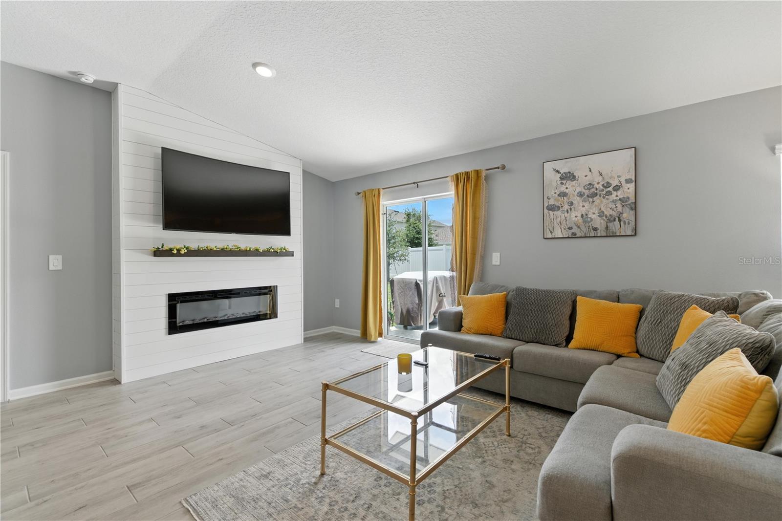 Image 17 of 45 For 2049 Freemark Street
