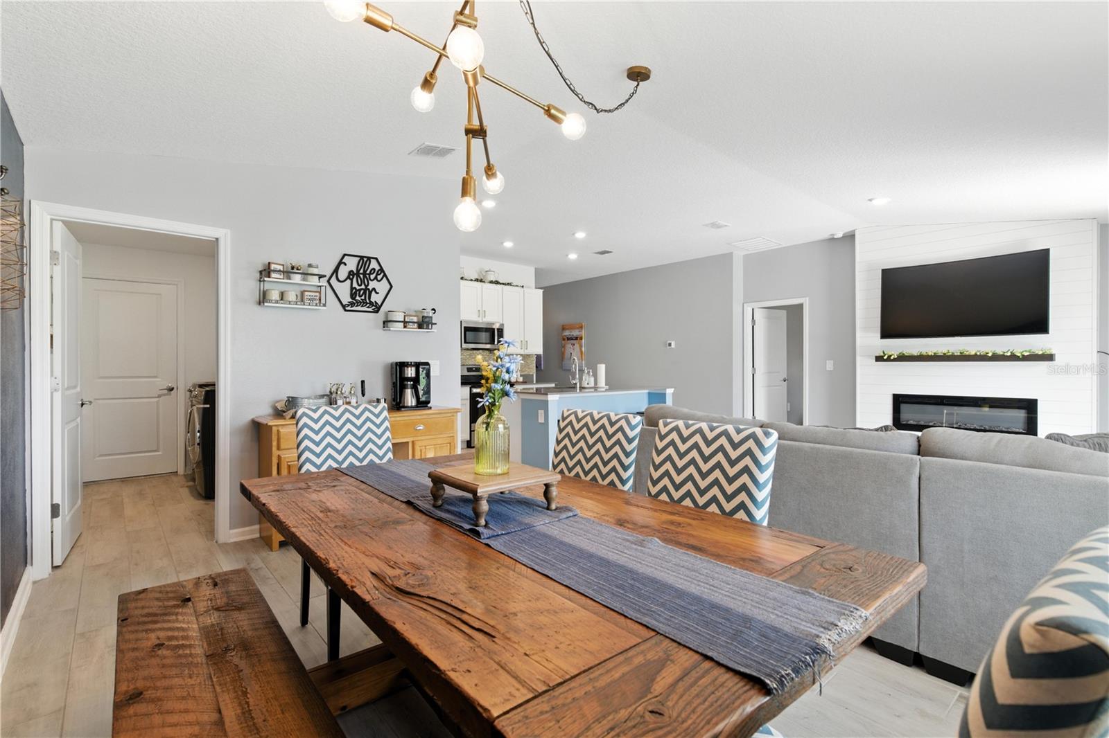Image 20 of 45 For 2049 Freemark Street