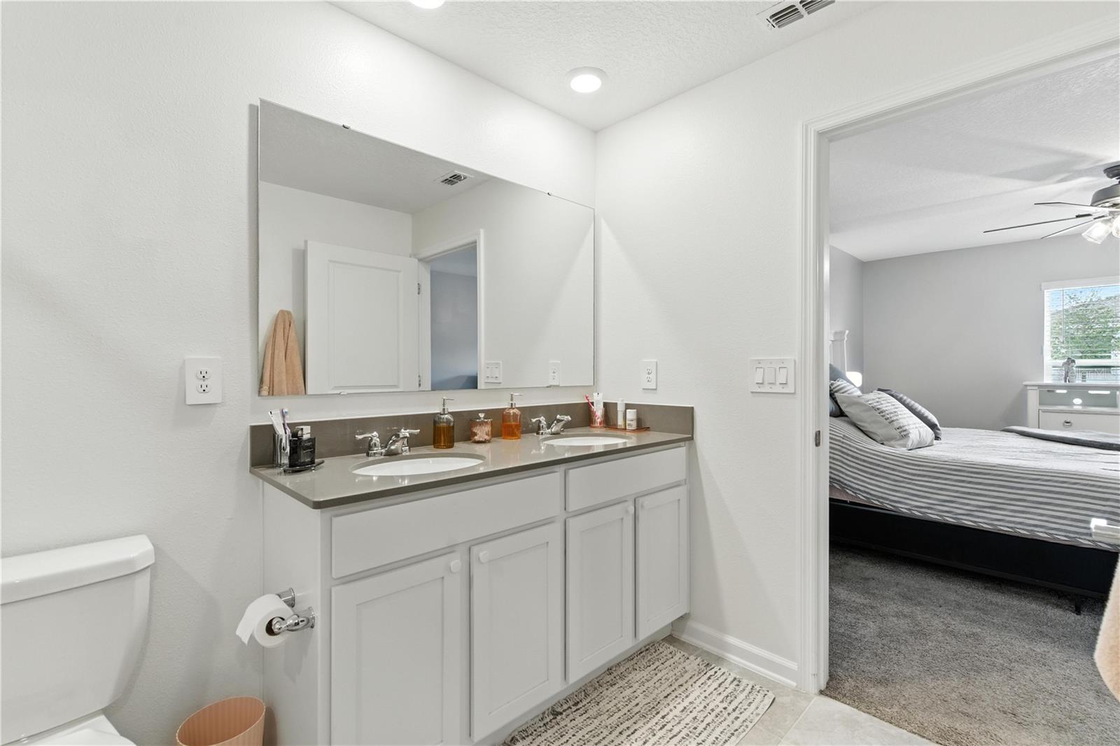 Image 25 of 45 For 2049 Freemark Street