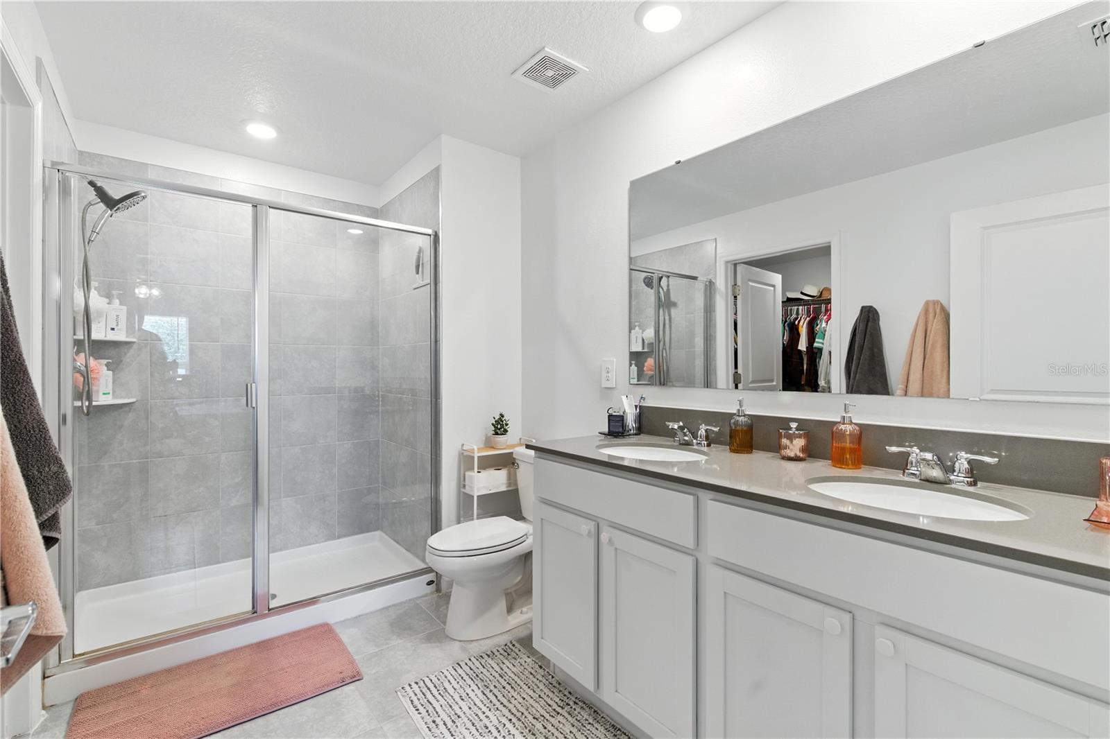 Image 26 of 45 For 2049 Freemark Street