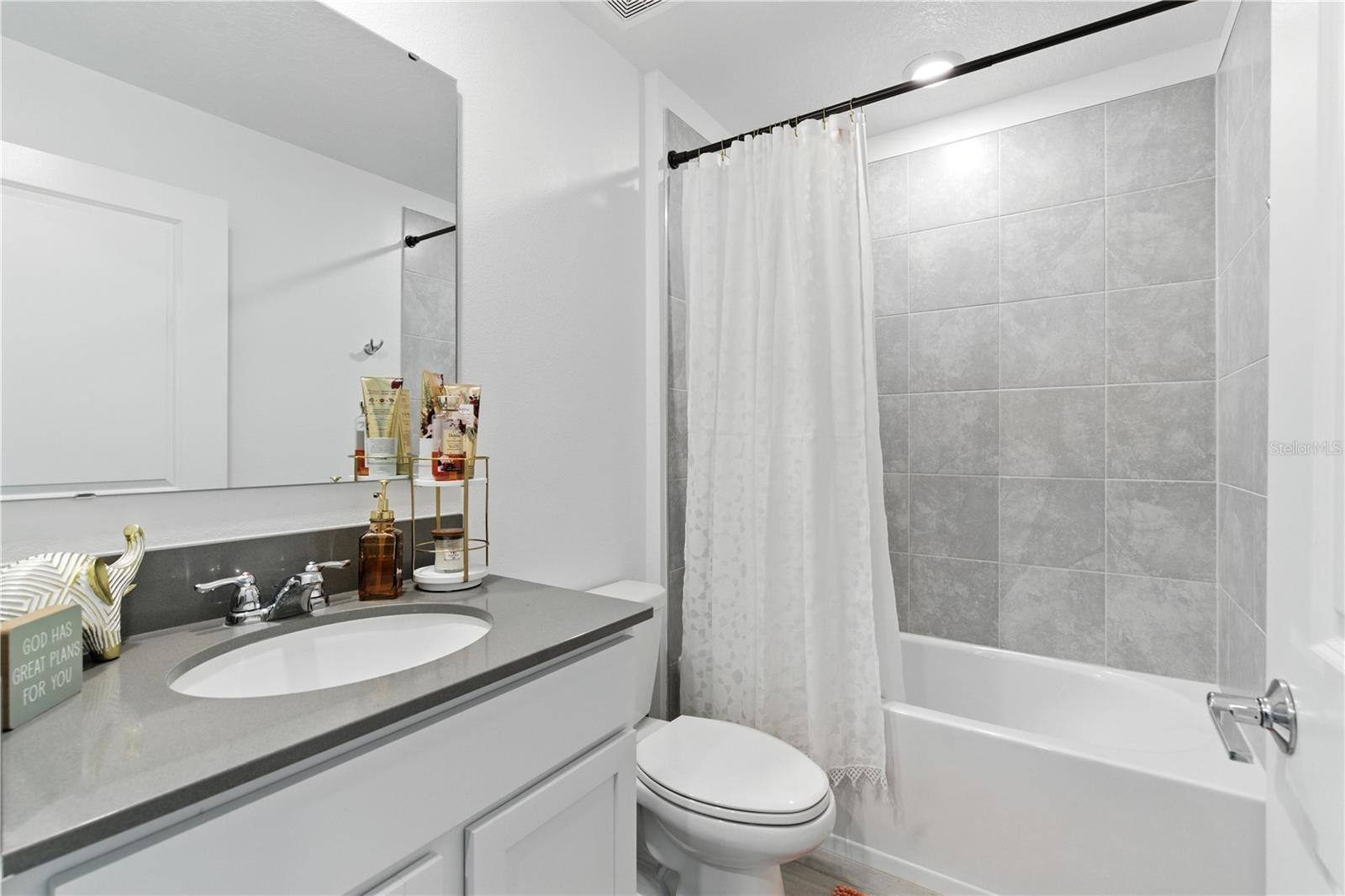 Image 30 of 45 For 2049 Freemark Street