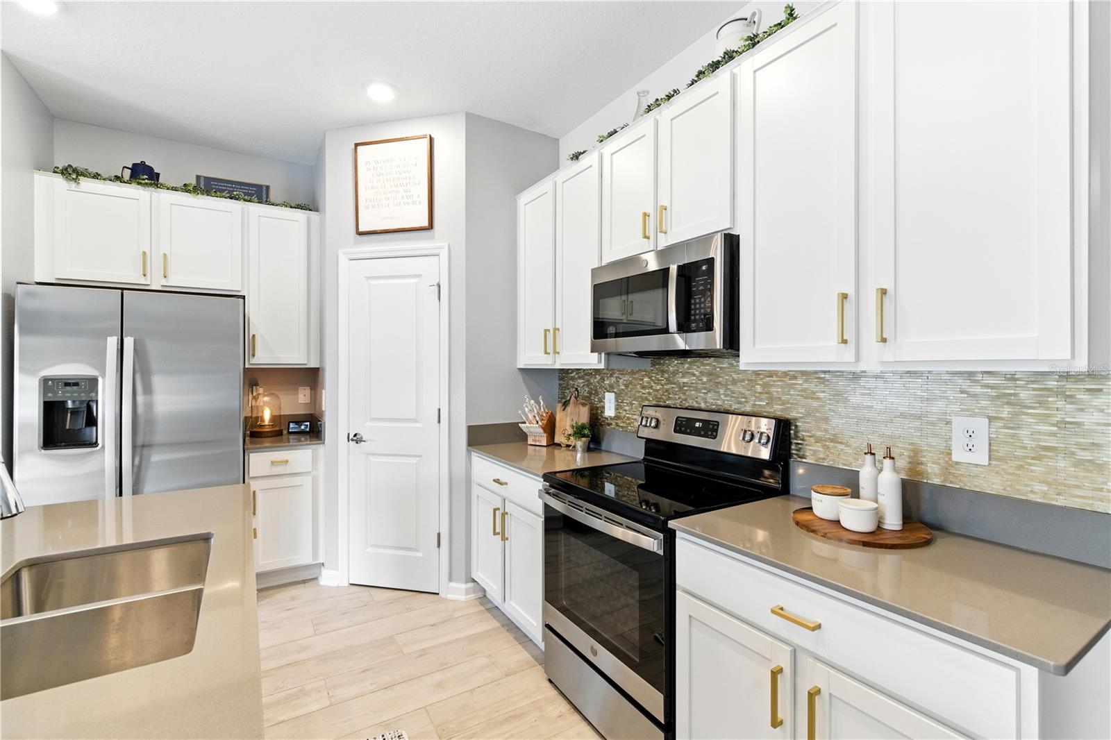 Image 8 of 45 For 2049 Freemark Street