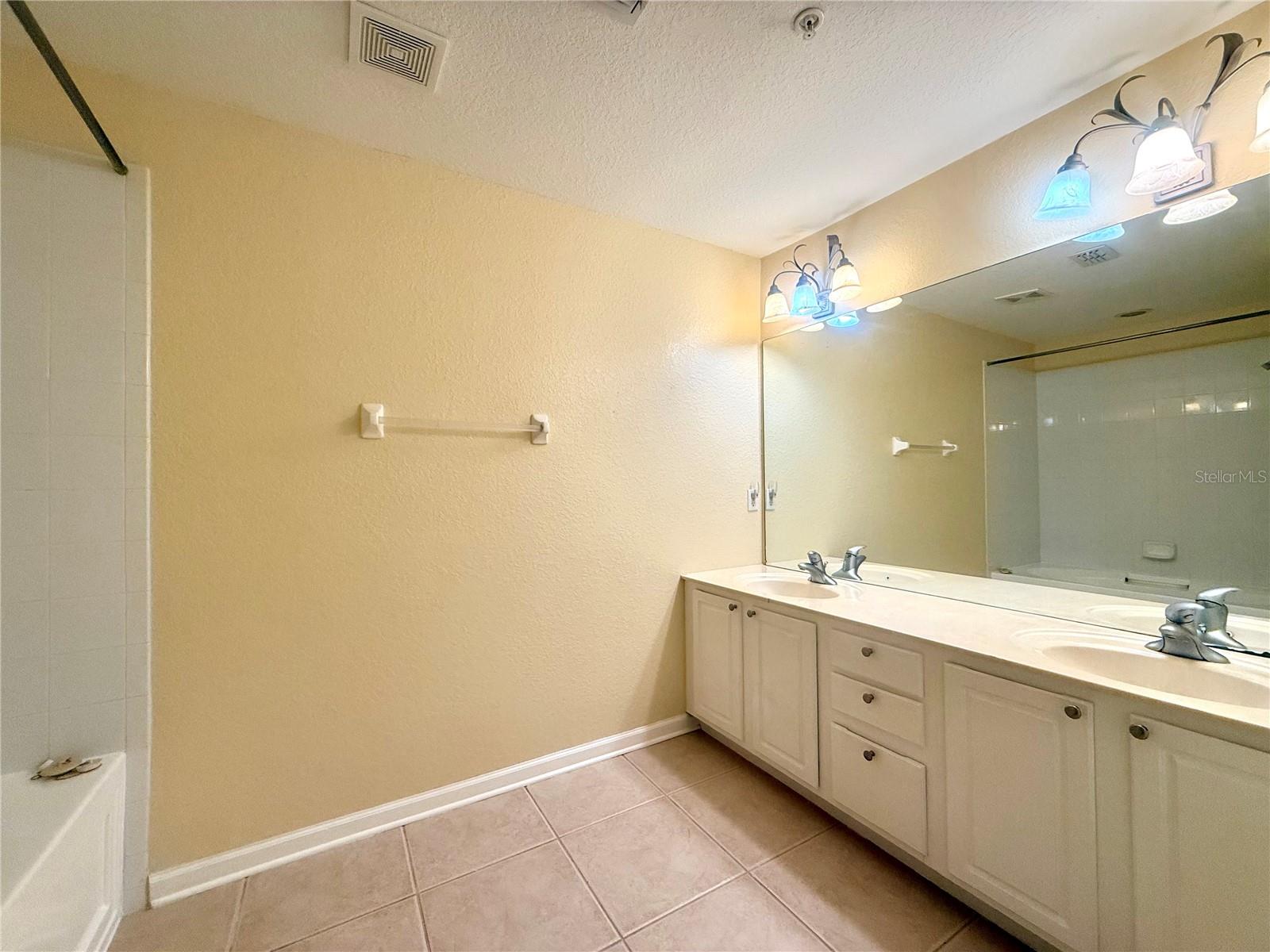 Image 10 of 16 For 6462 Daysbrook Drive 105
