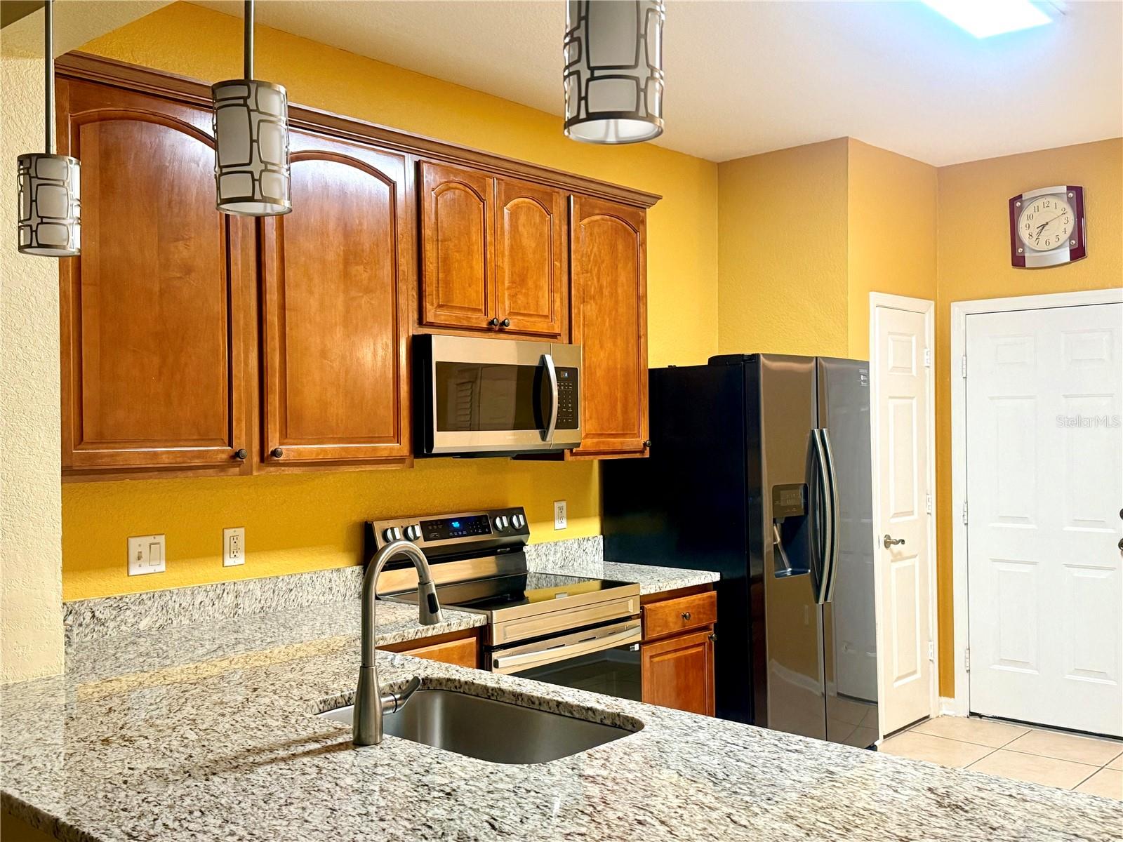 Image 2 of 16 For 6462 Daysbrook Drive 105