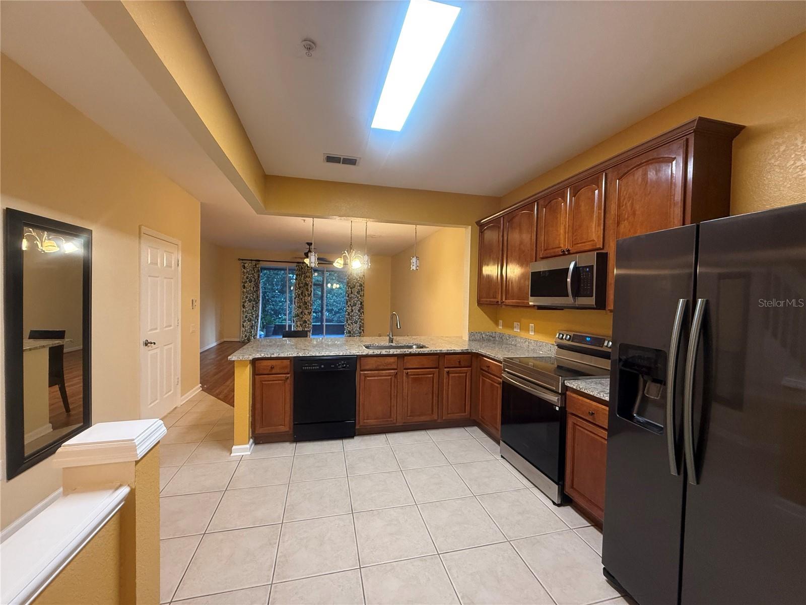 Image 3 of 16 For 6462 Daysbrook Drive 105